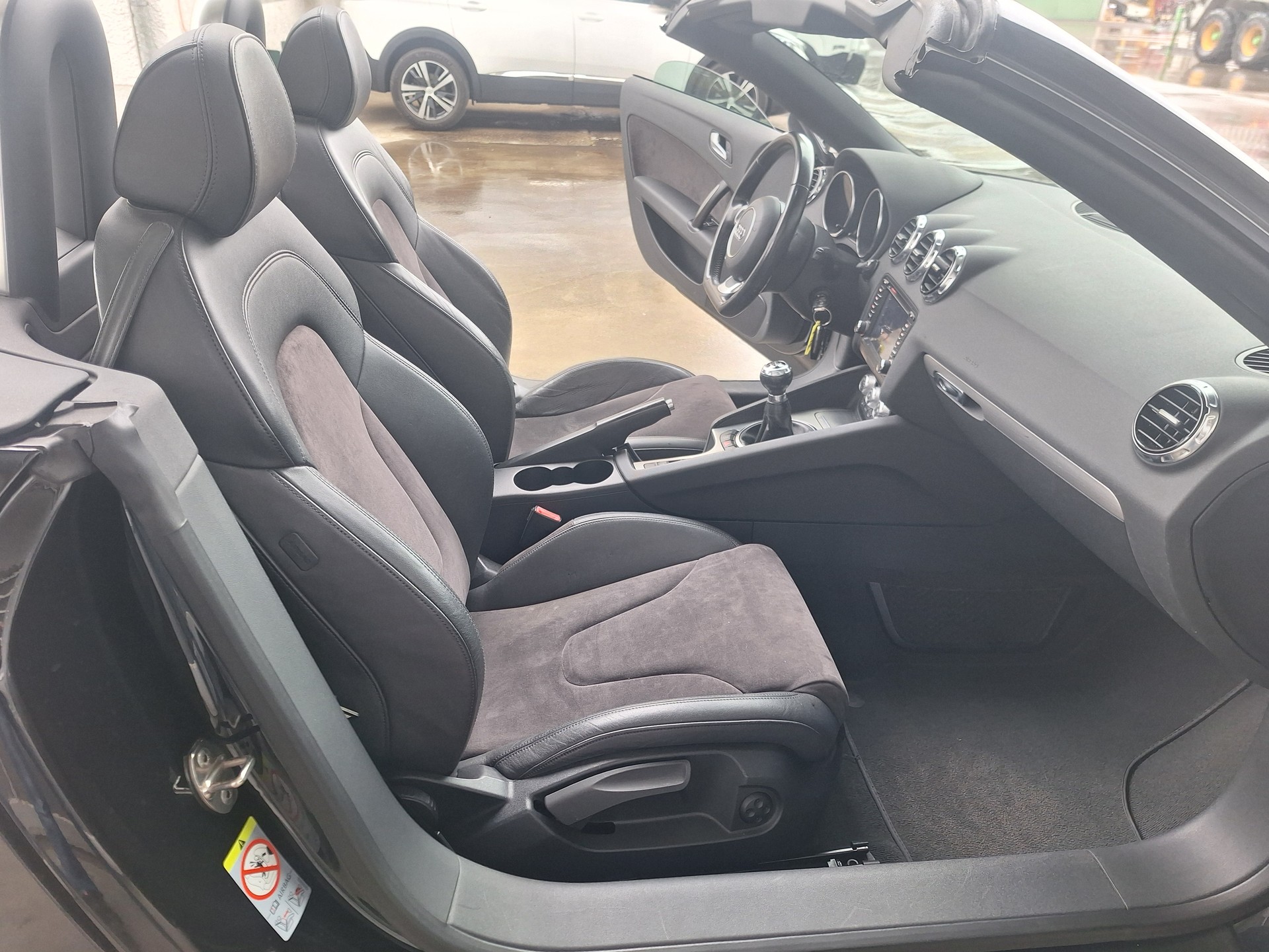 AUDI Cabi-image-10