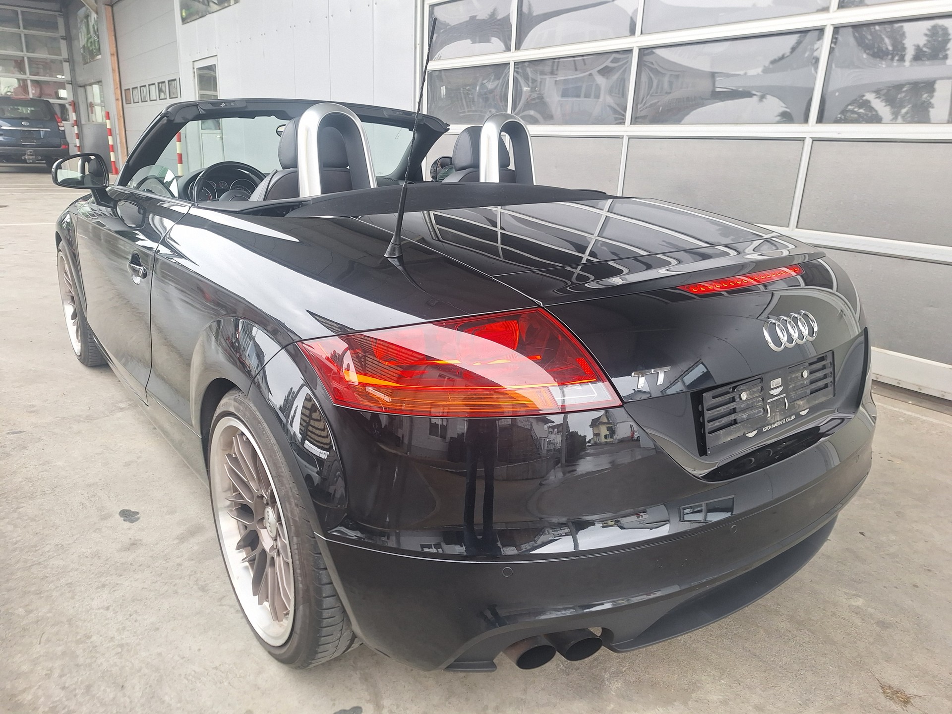 AUDI Cabi-image-2