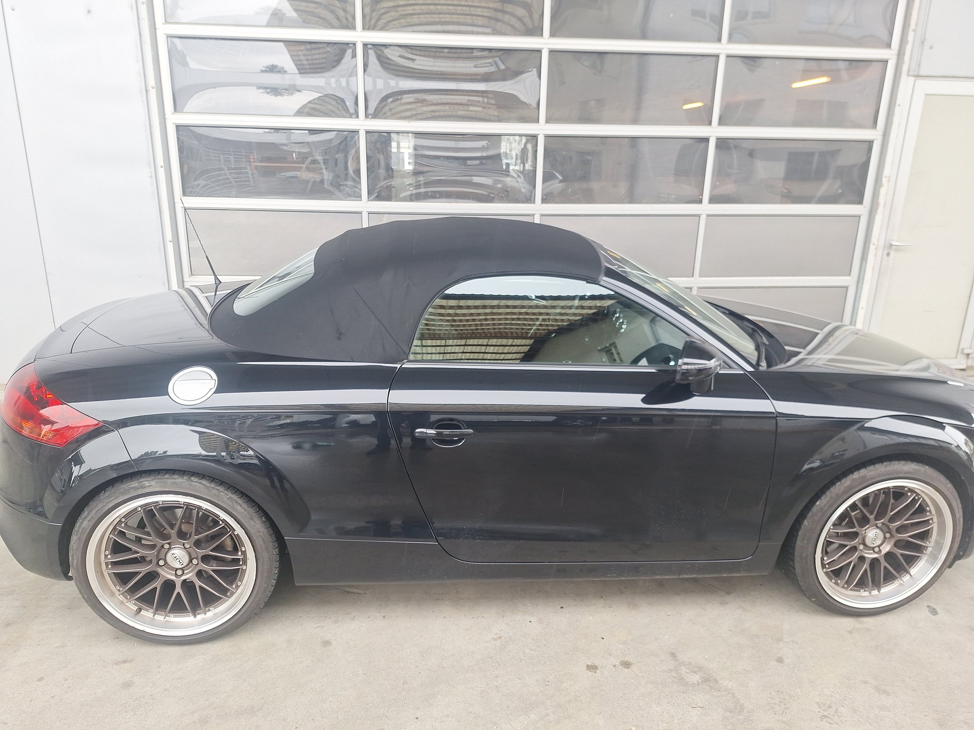 AUDI Cabi-image-5