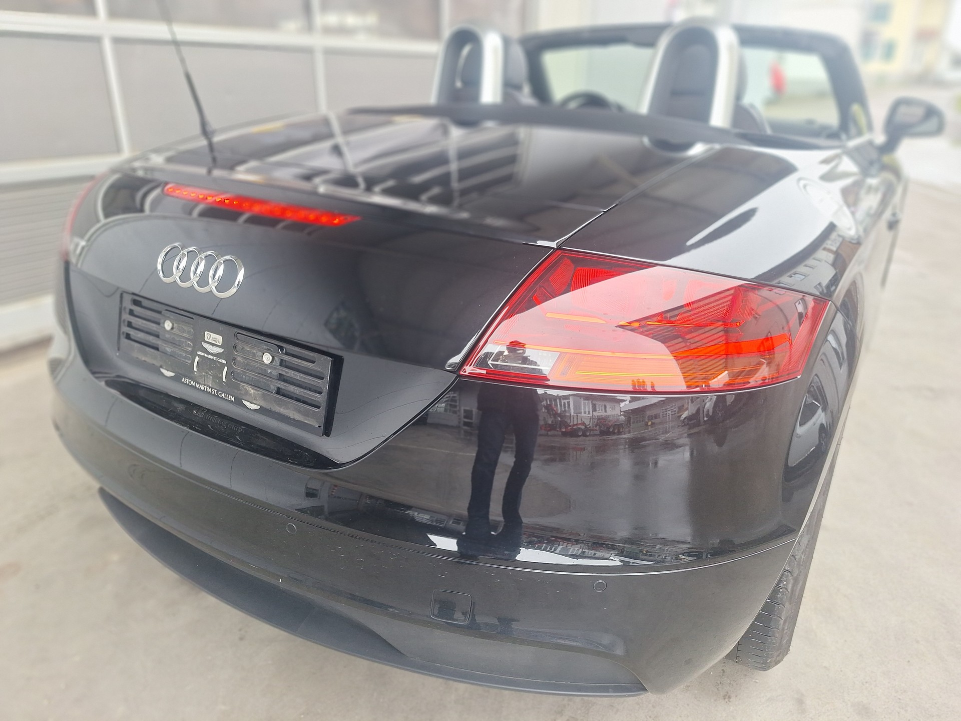 AUDI Cabi-image-8