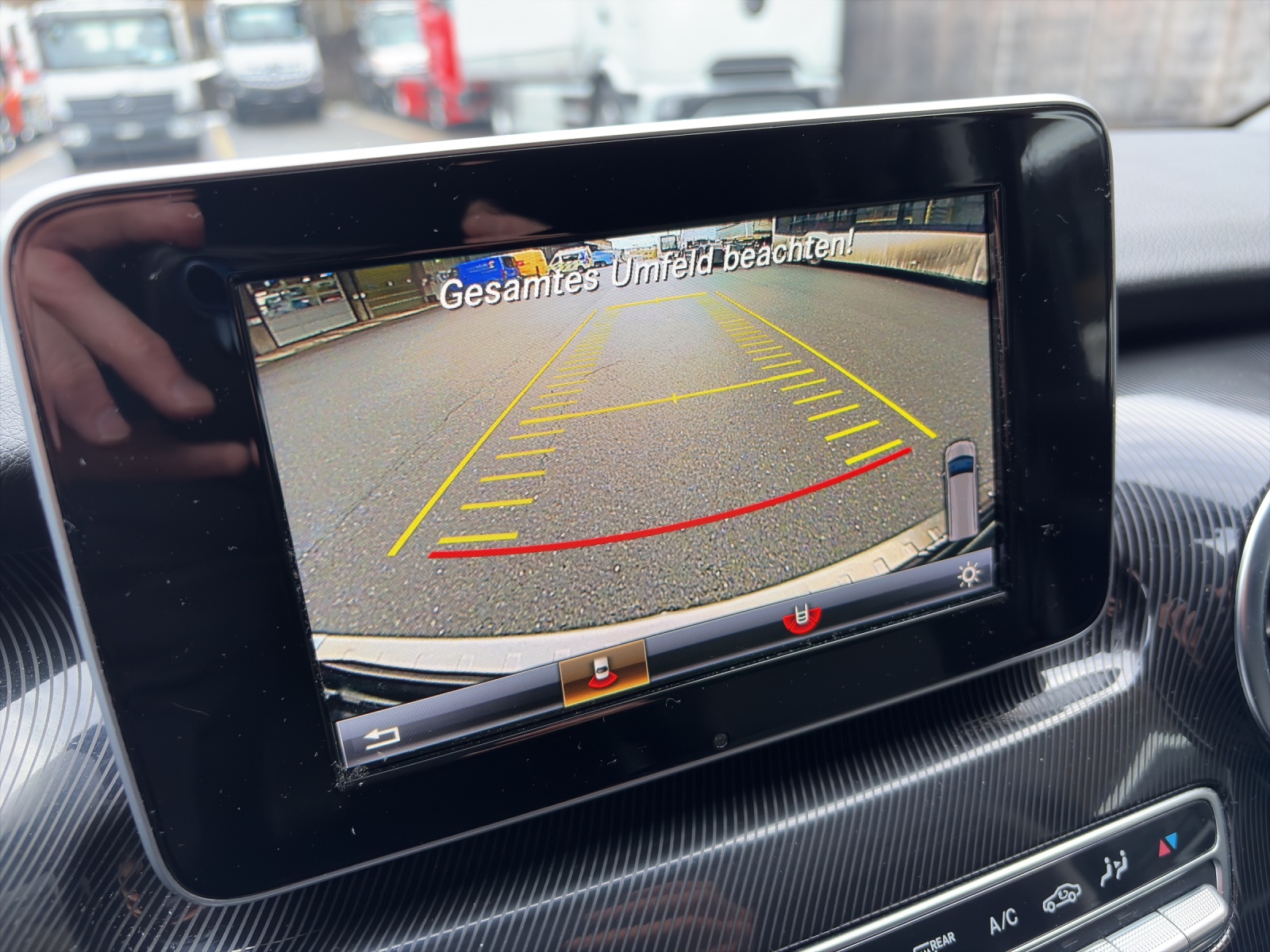 MERCEDES-BENZ V 220 d lang 7G-Tronic-image-12