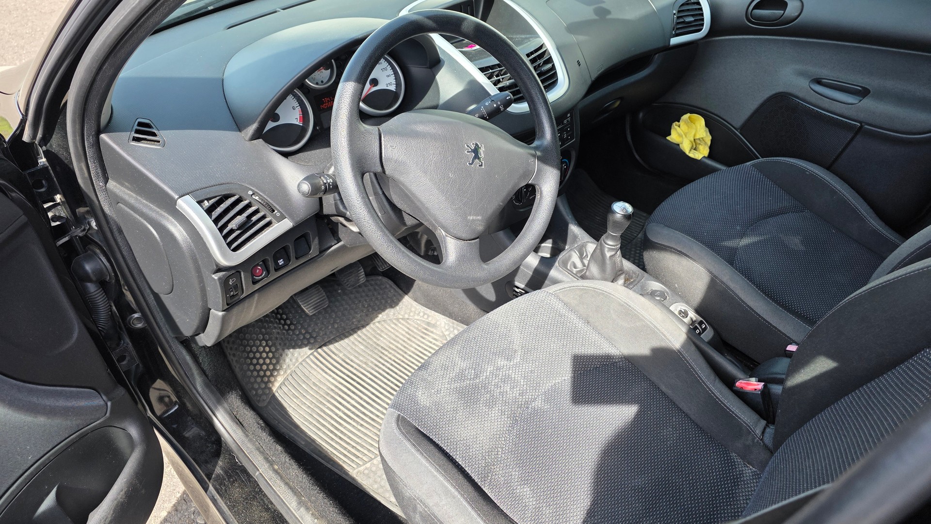 PEUGEOT 206+ 1.4 Trendy-image-7