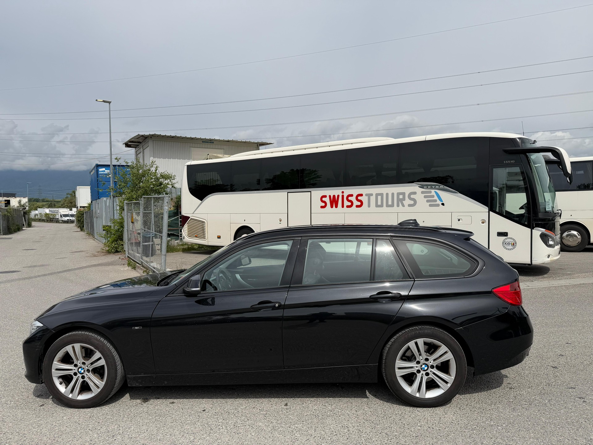 BMW 320d xDrive Touring Sport Line Steptronic-image-4