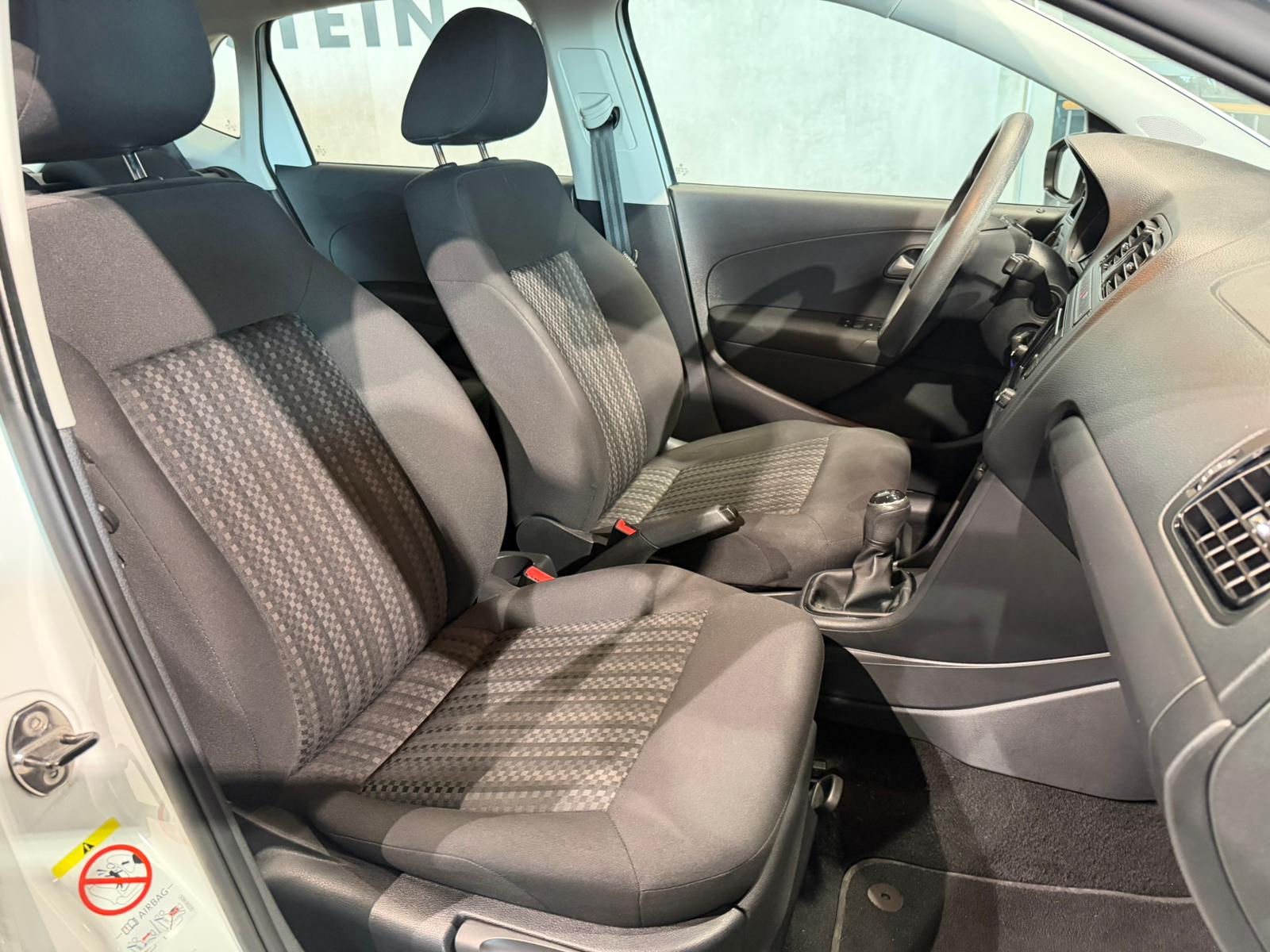 VW Polo 1.0 BMT Trendline-image-12