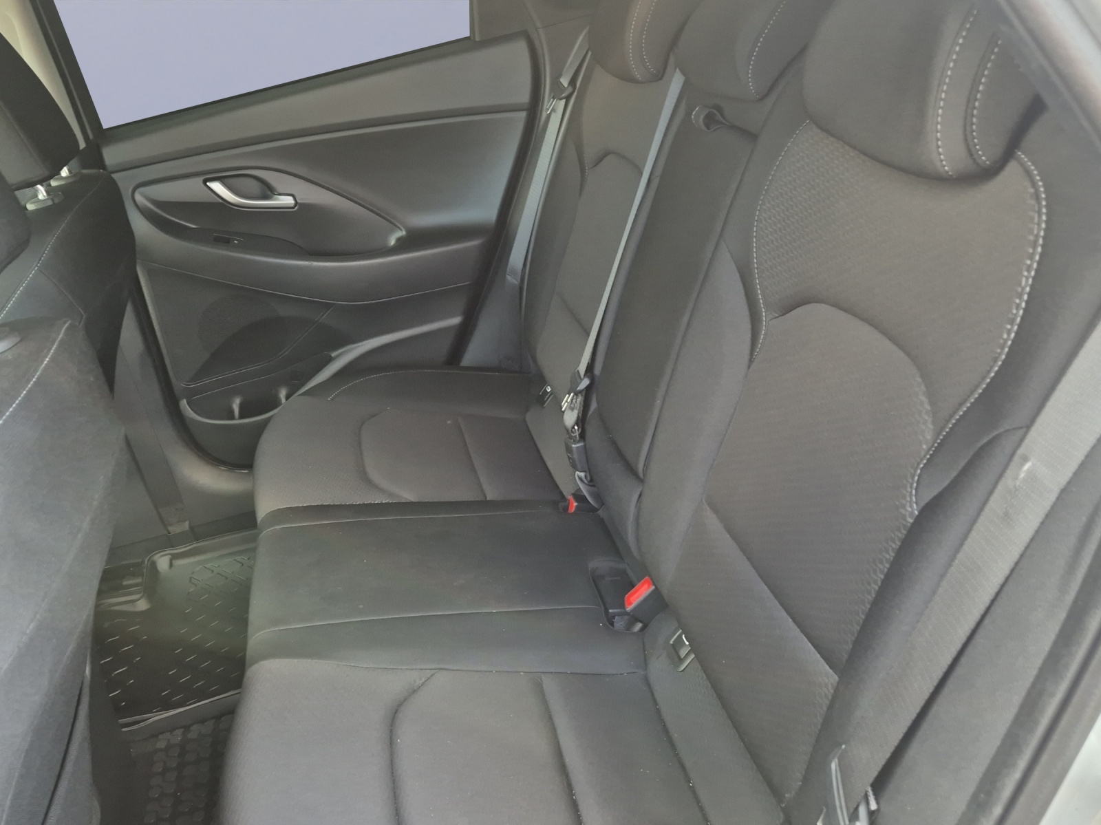 HYUNDAI i30 1.4 T-GDI Amplia DCT-image-12
