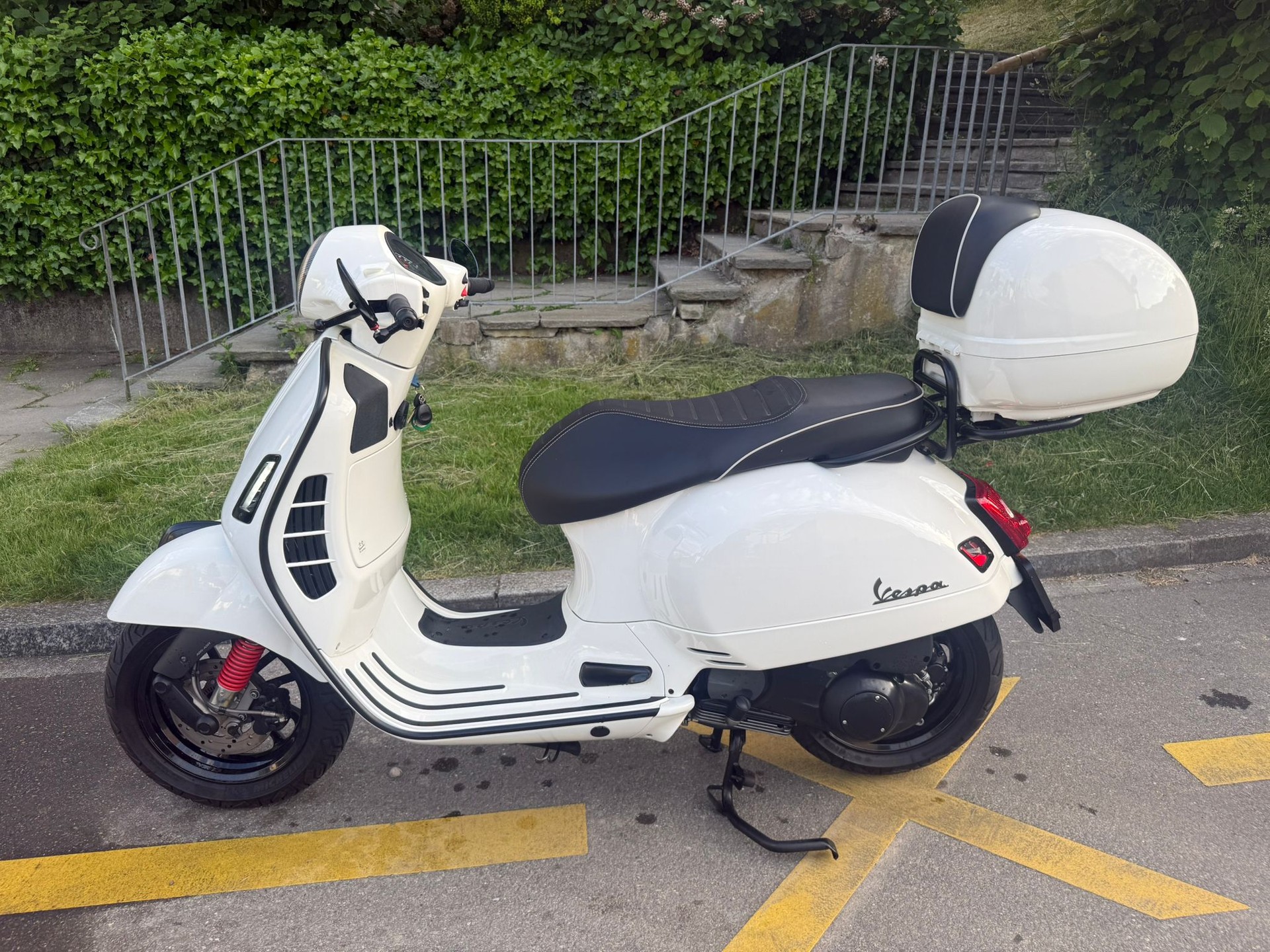 PIAGGIO Vespa GTS Super 300 i.e ABS-image-0