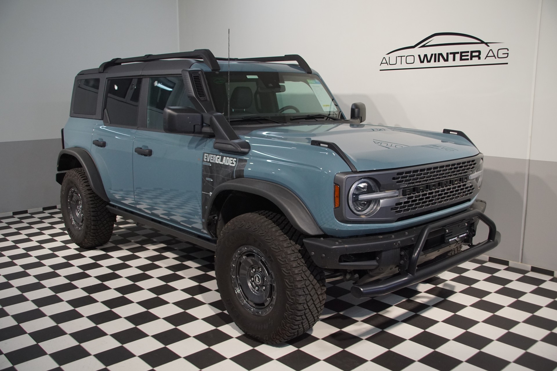 FORD Bronco 2.3 Everglades-showroom-element-2