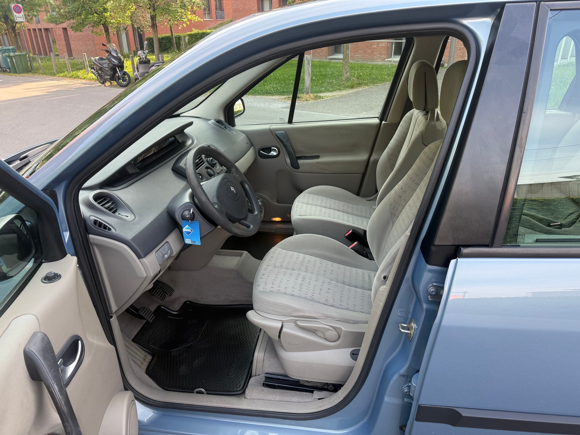 RENAULT Scénic 2.0 16V Fairway-image-14