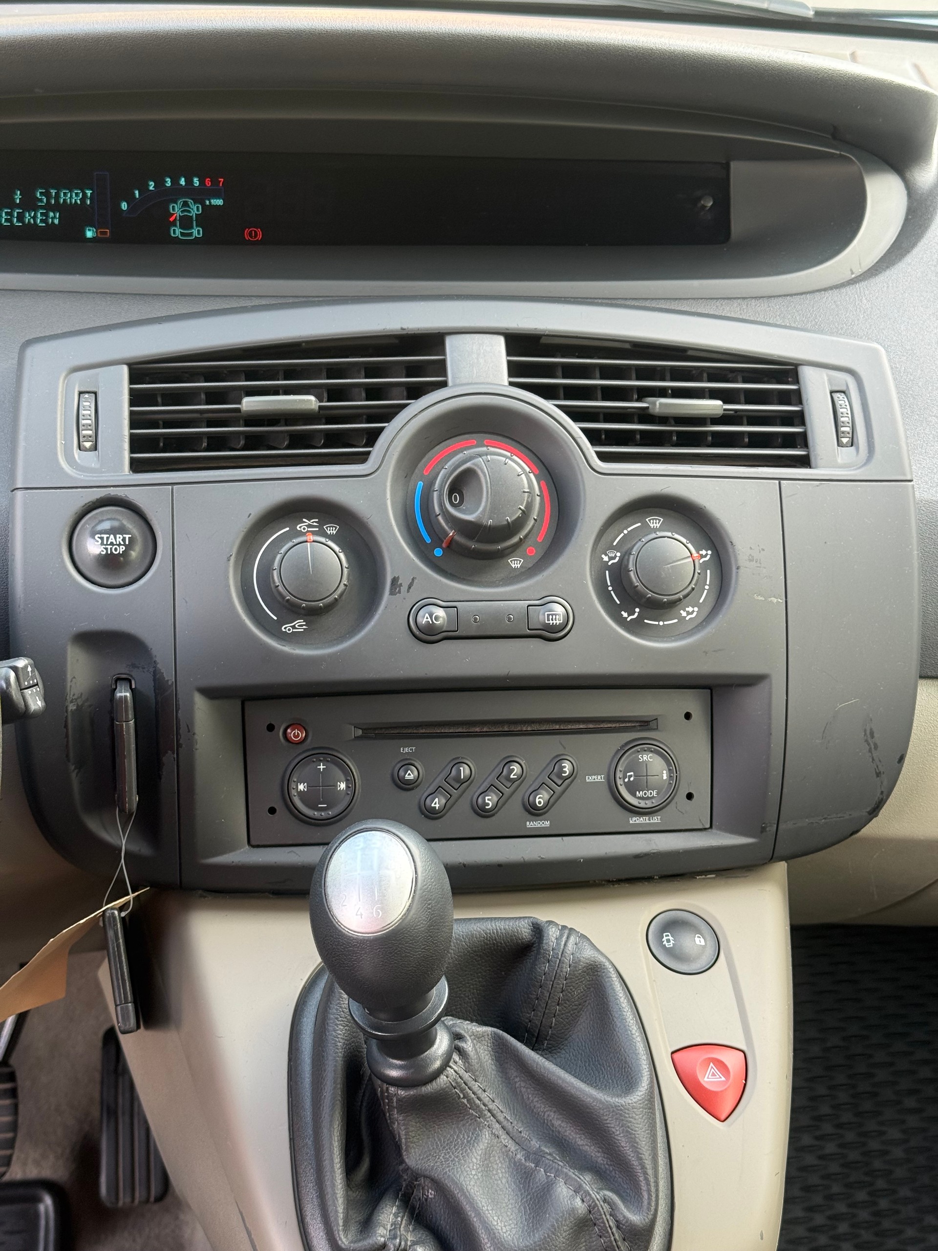 RENAULT Scénic 2.0 16V Fairway-image-22