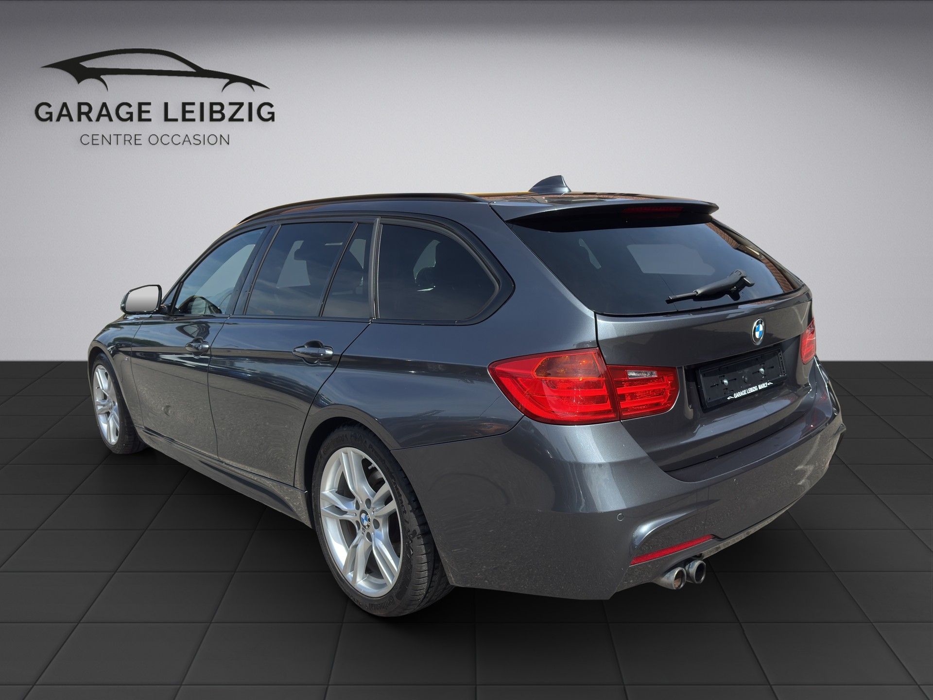 BMW 328i Touring-image-2