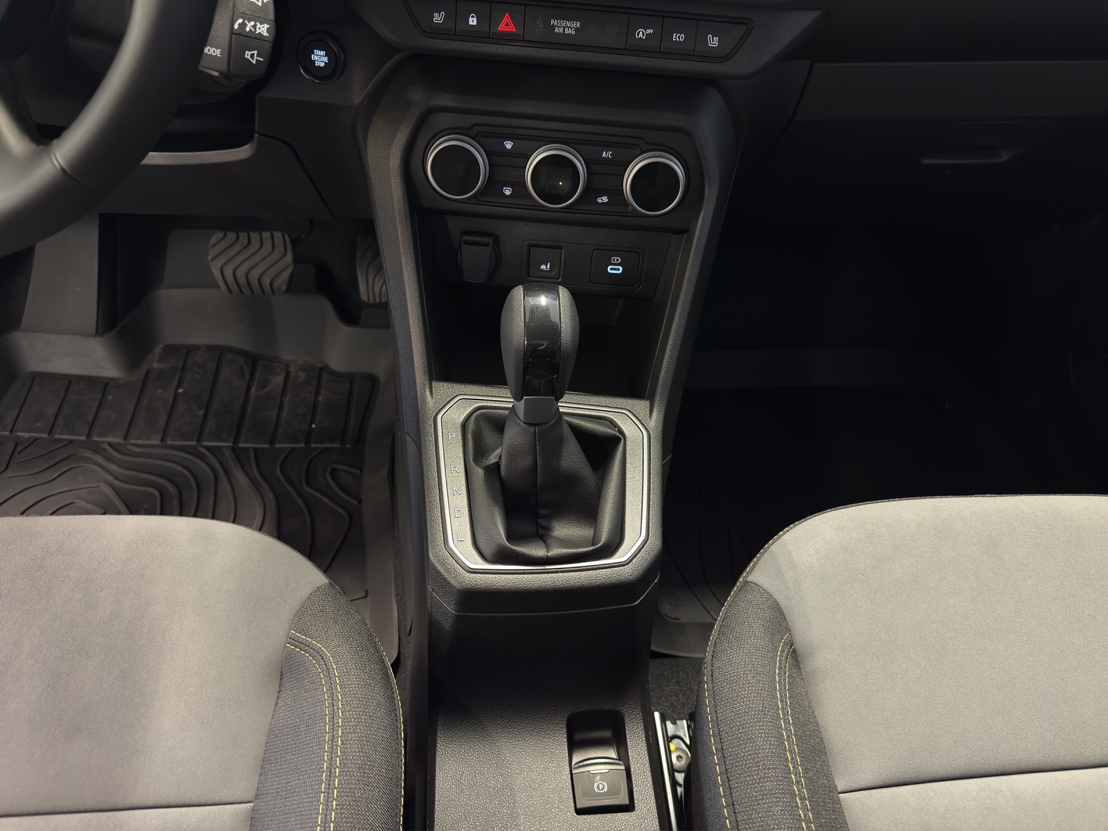 DACIA Sandero Stepway TCe 90 Extreme+ CVT-image-12