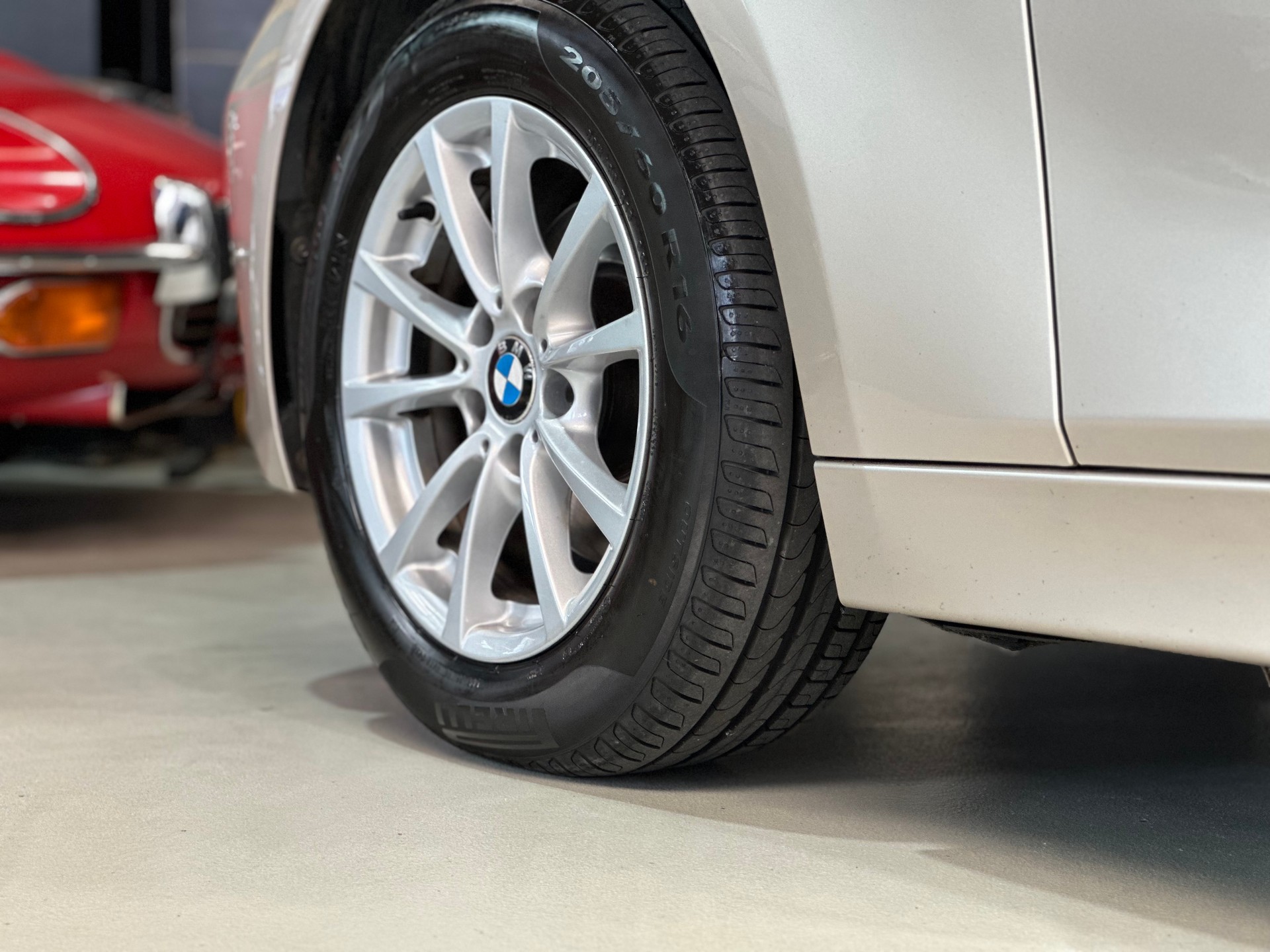 BMW 320i xDrive Touring Modern Line Steptronic-image-24