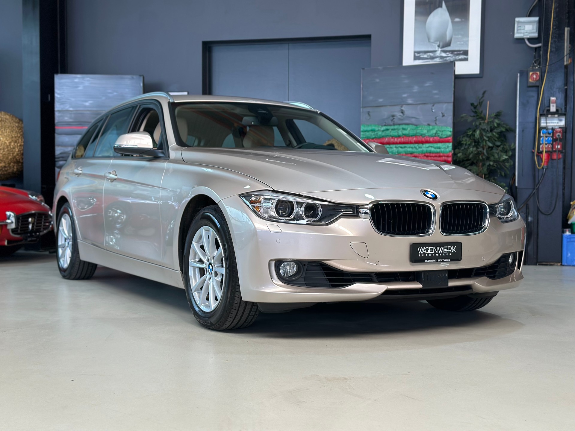 BMW 320i xDrive Touring Modern Line Steptronic