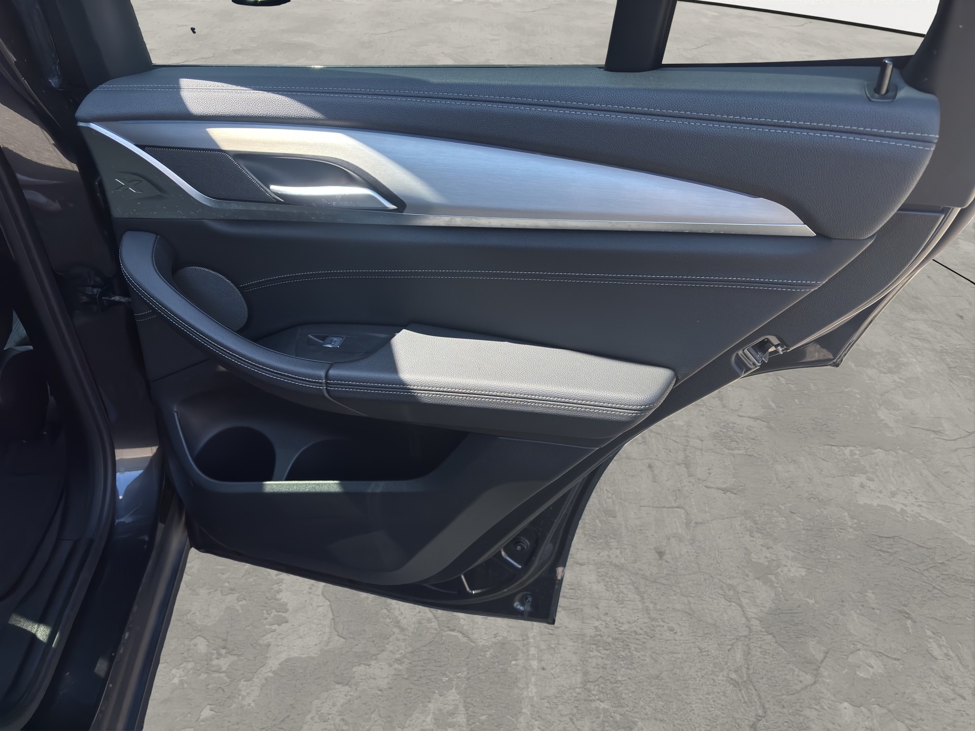 BMW iX3 Impressive-image-17