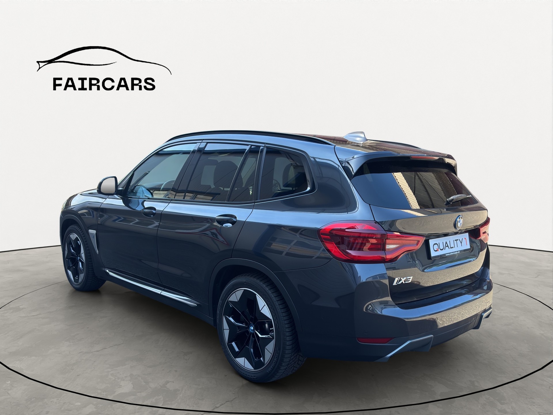 BMW iX3 Impressive-showroom-element-2