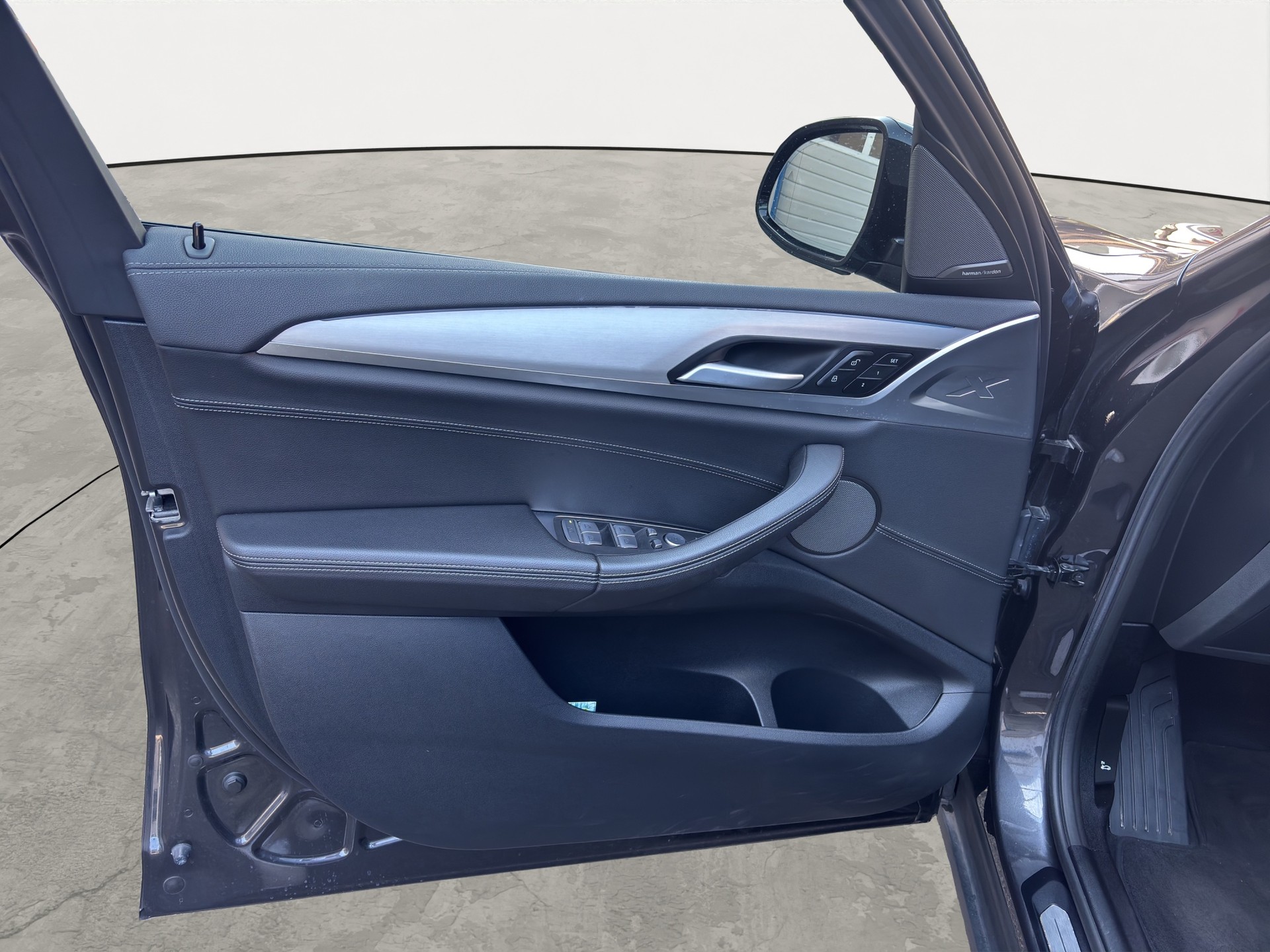 BMW iX3 Impressive-image-10