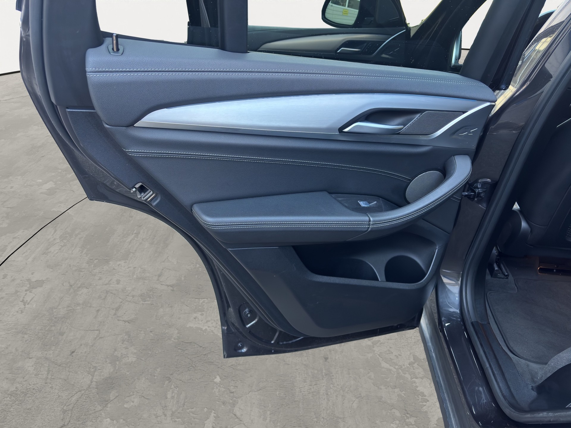 BMW iX3 Impressive-image-18