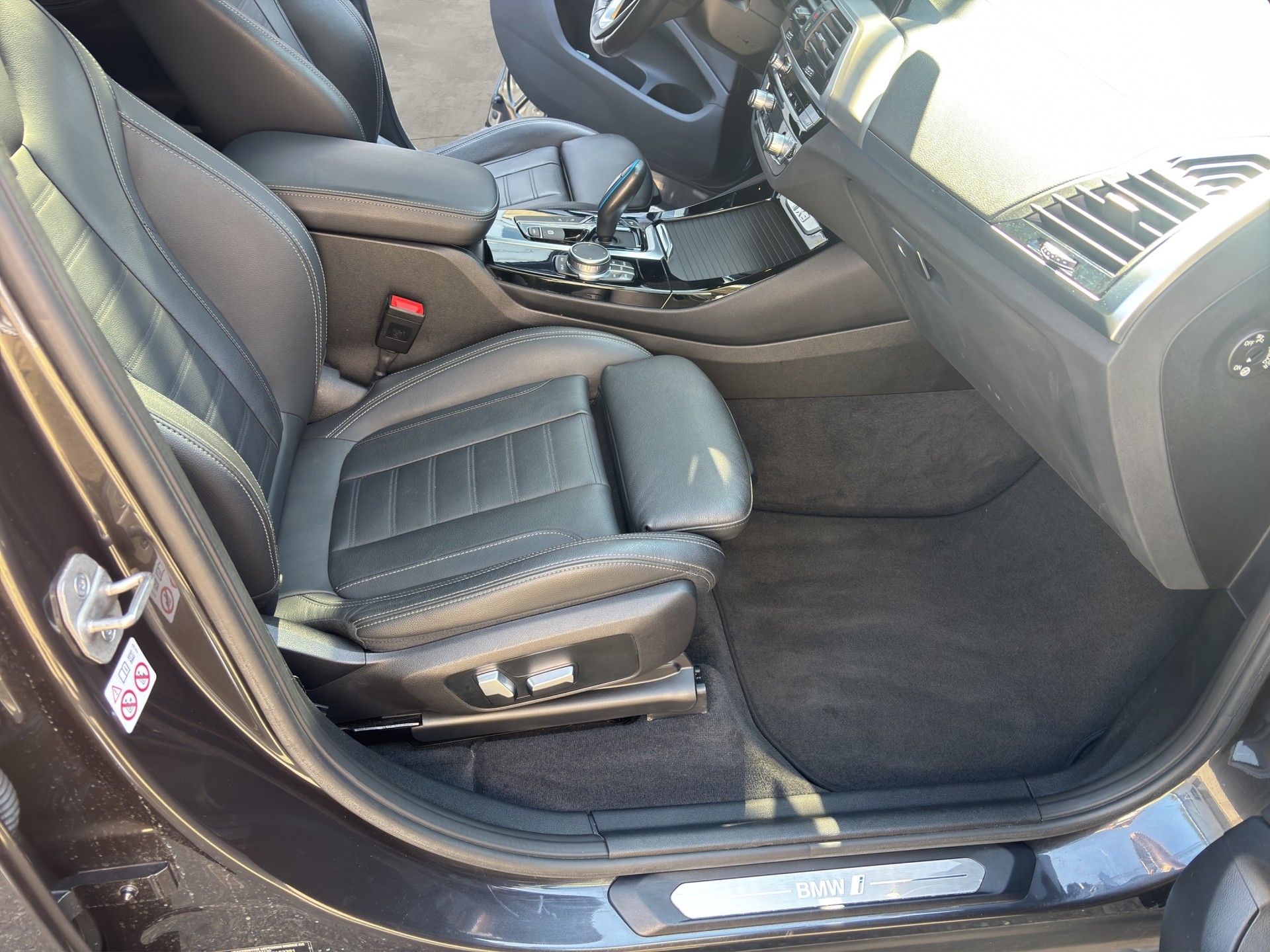 BMW iX3 Impressive-image-16