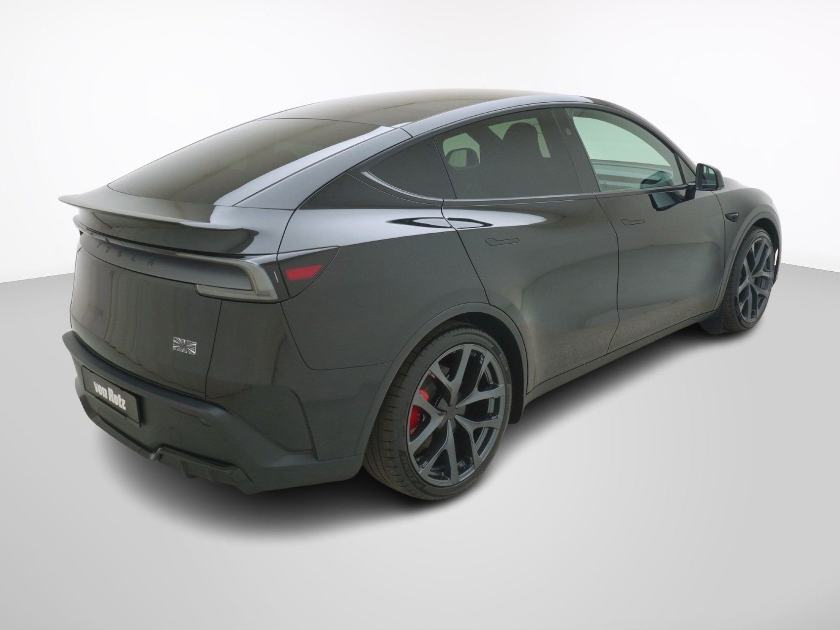 TESLA Model Y Performance AWD-image-5