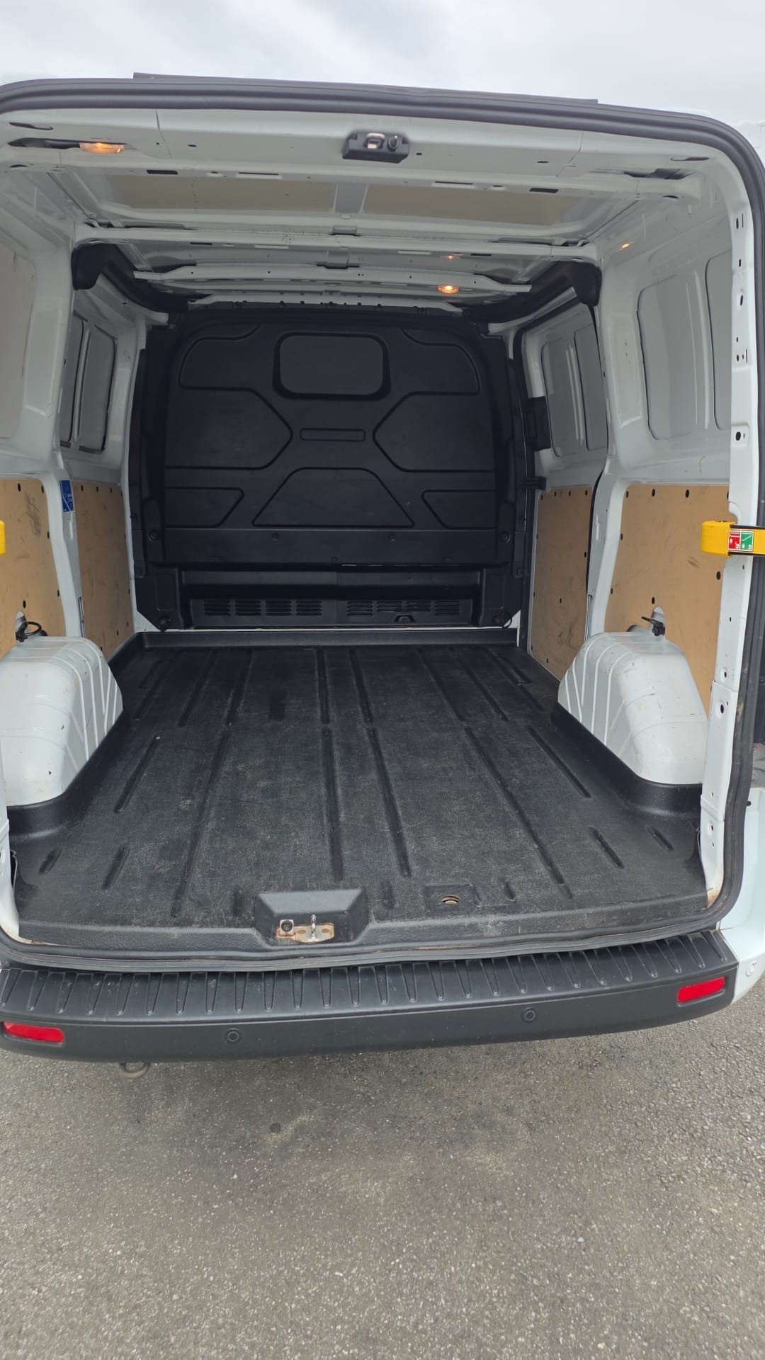 FORD Transit Custom Van 1.0 Eco Boost 340 L1H1 Trend PHEV-image-5