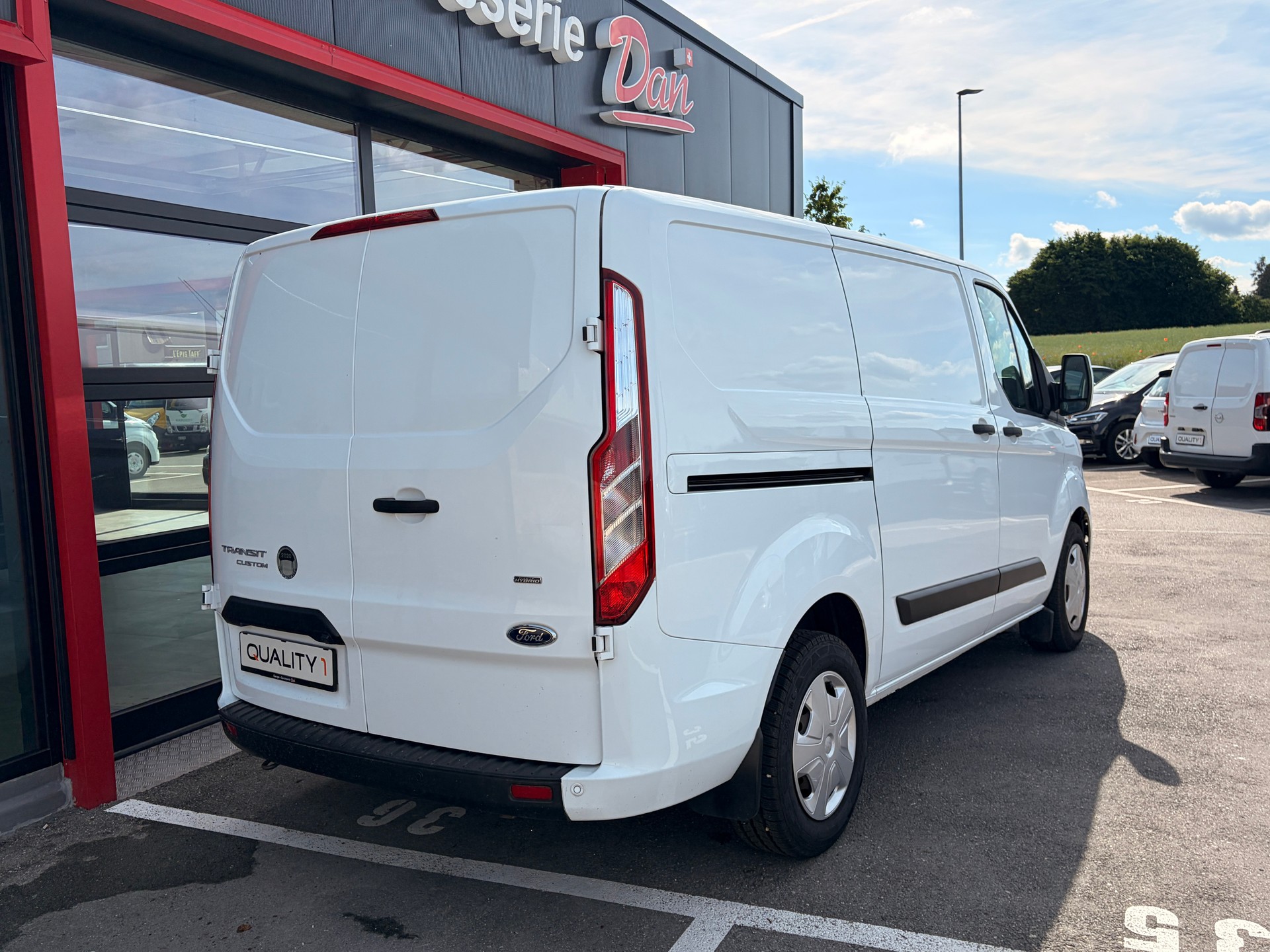 FORD Transit Custom Van 1.0 Eco Boost 340 L1H1 Trend PHEV-image-2