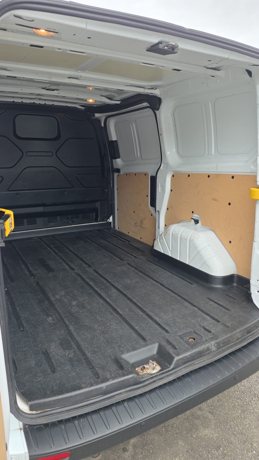 FORD Transit Custom Van 1.0 Eco Boost 340 L1H1 Trend PHEV-image-6