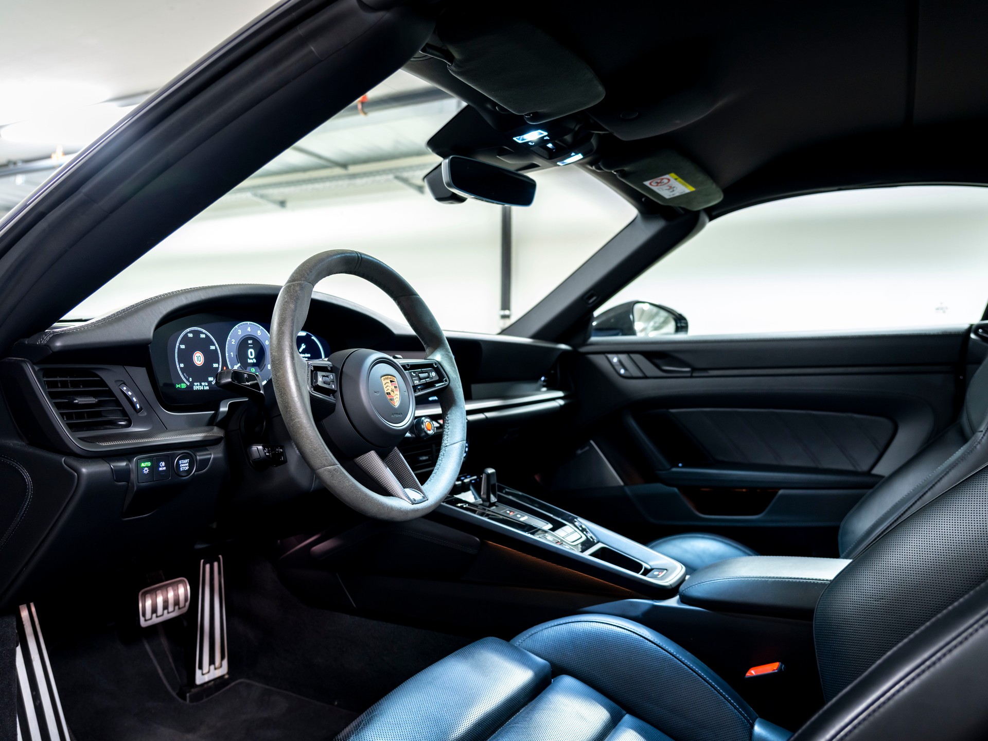 PORSCHE 911 Carrera 4 Cabriolet GTS PDK-image-12