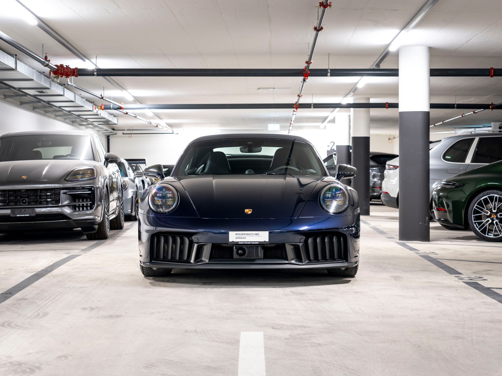 PORSCHE 911 Carrera 4 Cabriolet GTS PDK-showroom-element-3
