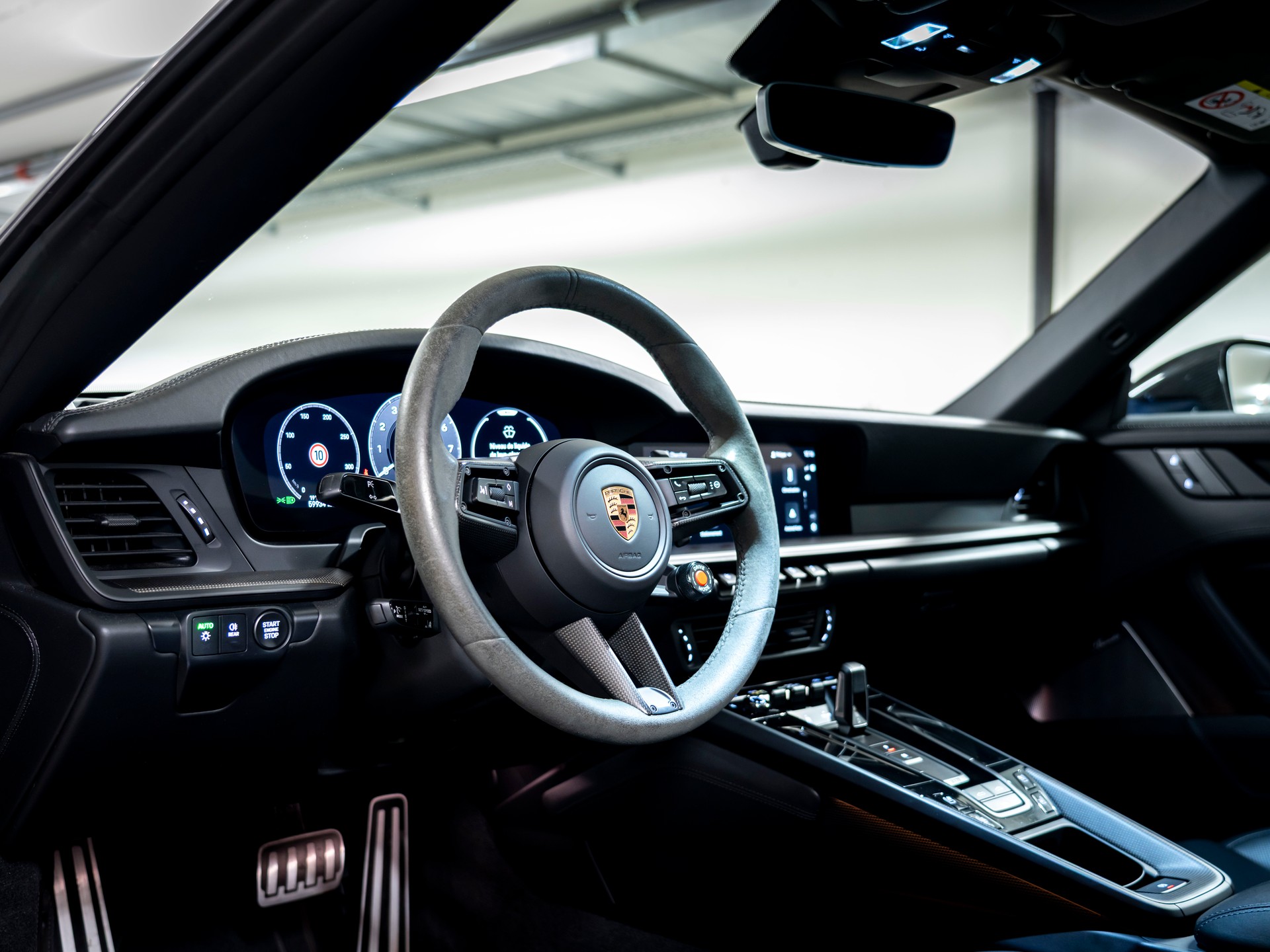 PORSCHE 911 Carrera 4 Cabriolet GTS PDK-image-13
