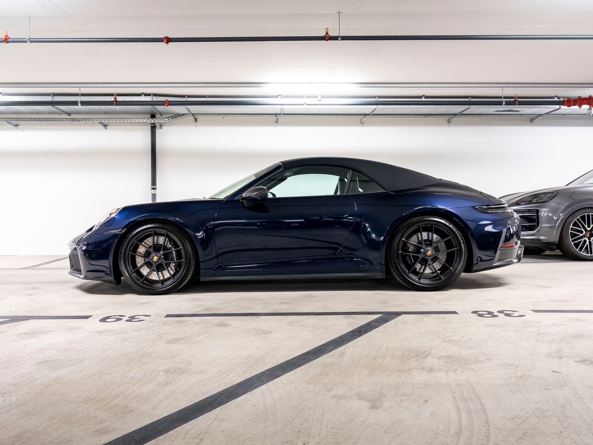 PORSCHE 911 Carrera 4 Cabriolet GTS PDK-showroom-element-1