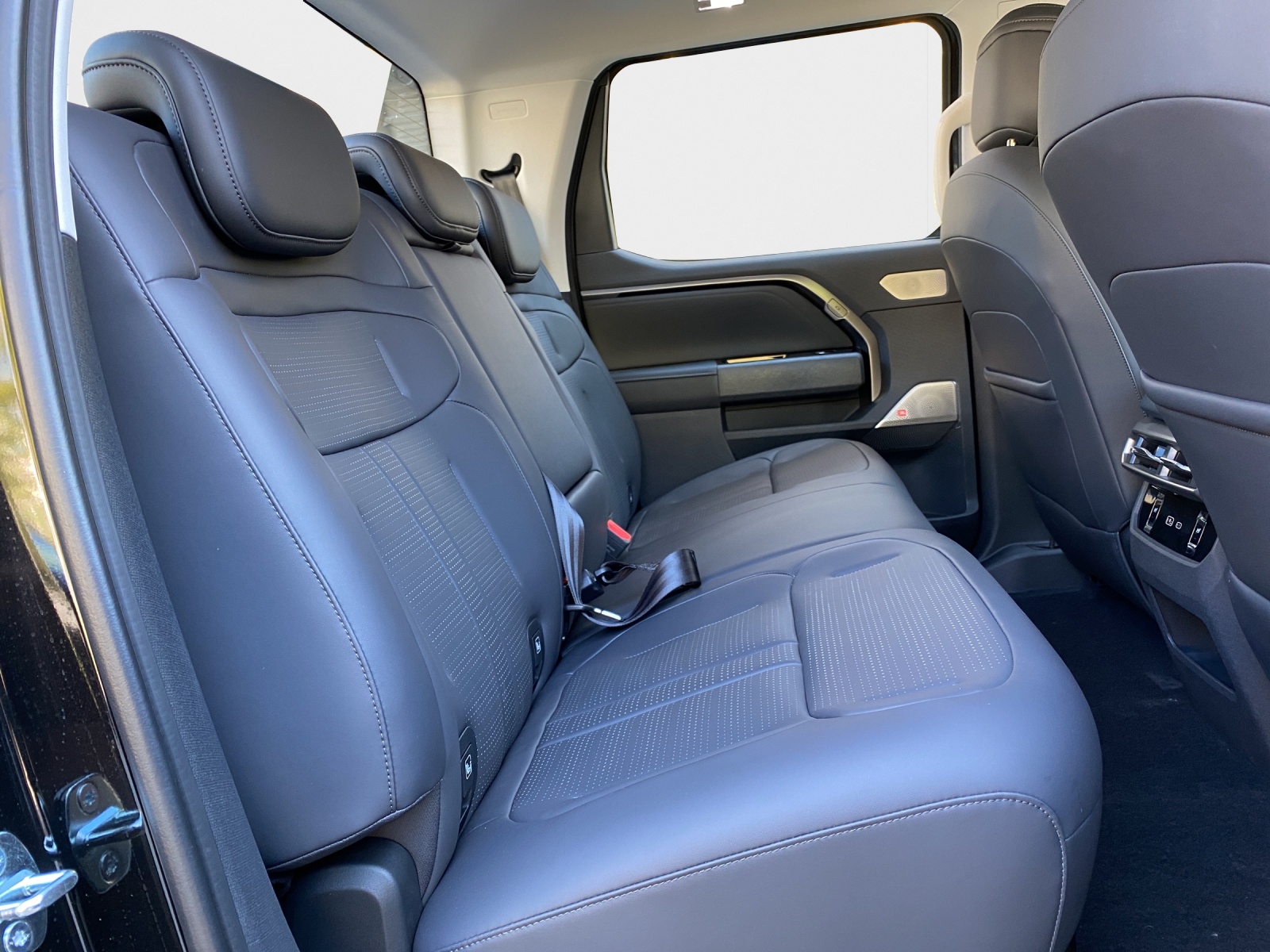 MAXUS eTerron9 Premium E-Motor 102 kWh Spezial Räder 20 Zoll-image-17