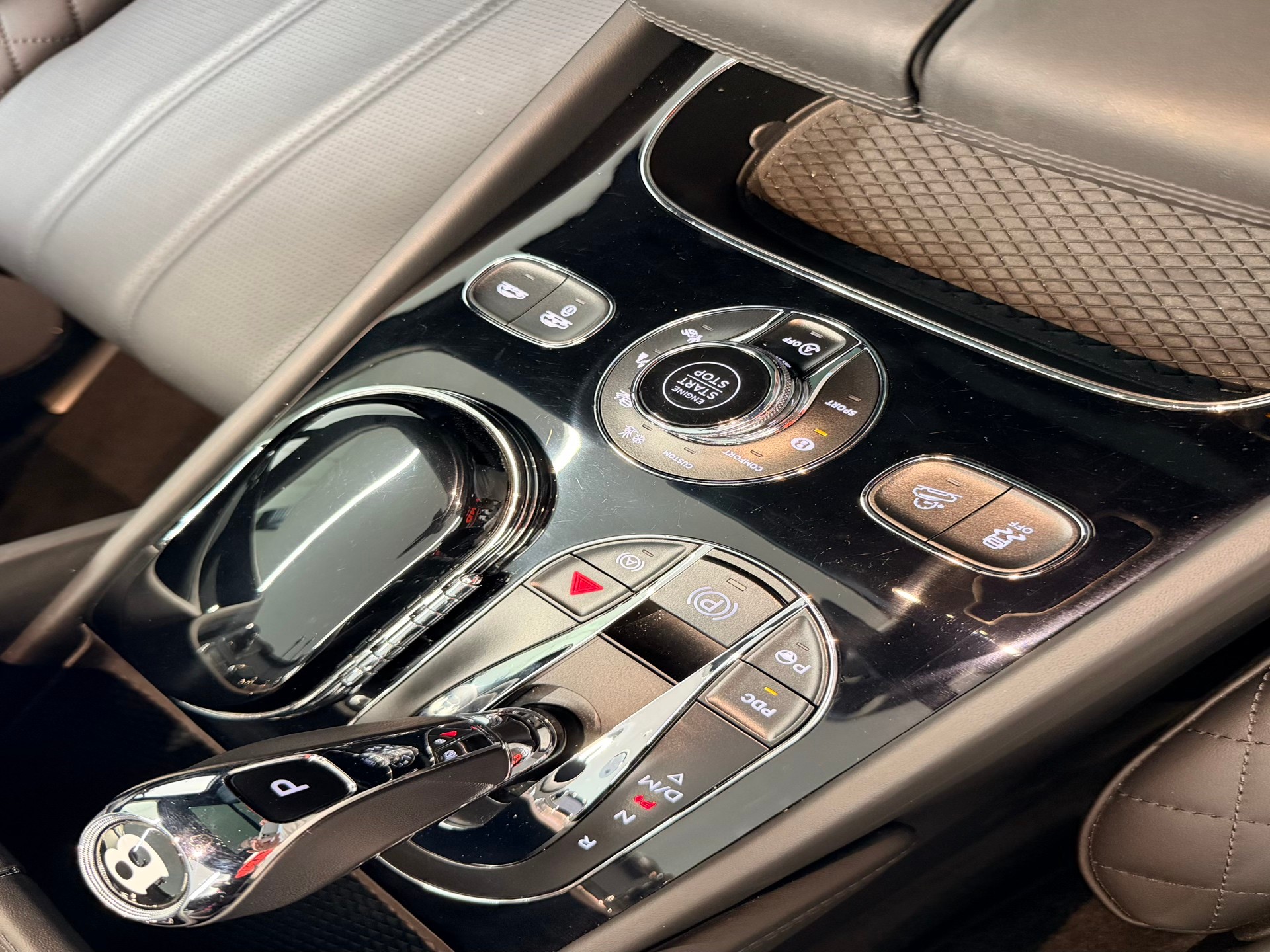 BENTLEY Bentayga W12-image-26