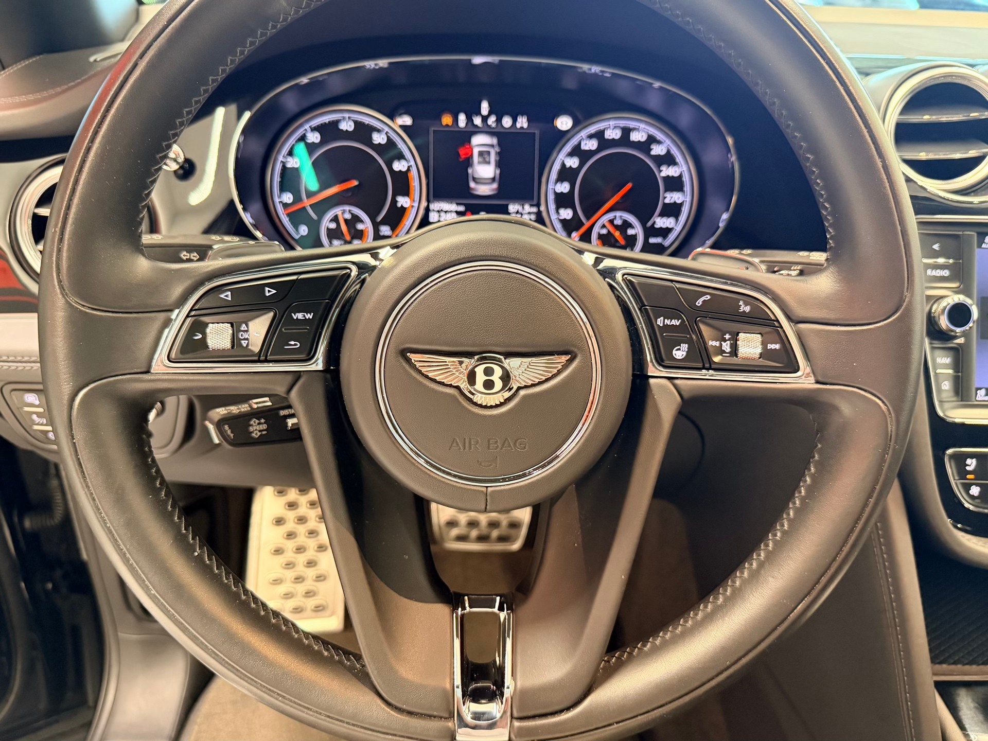BENTLEY Bentayga W12-image-29