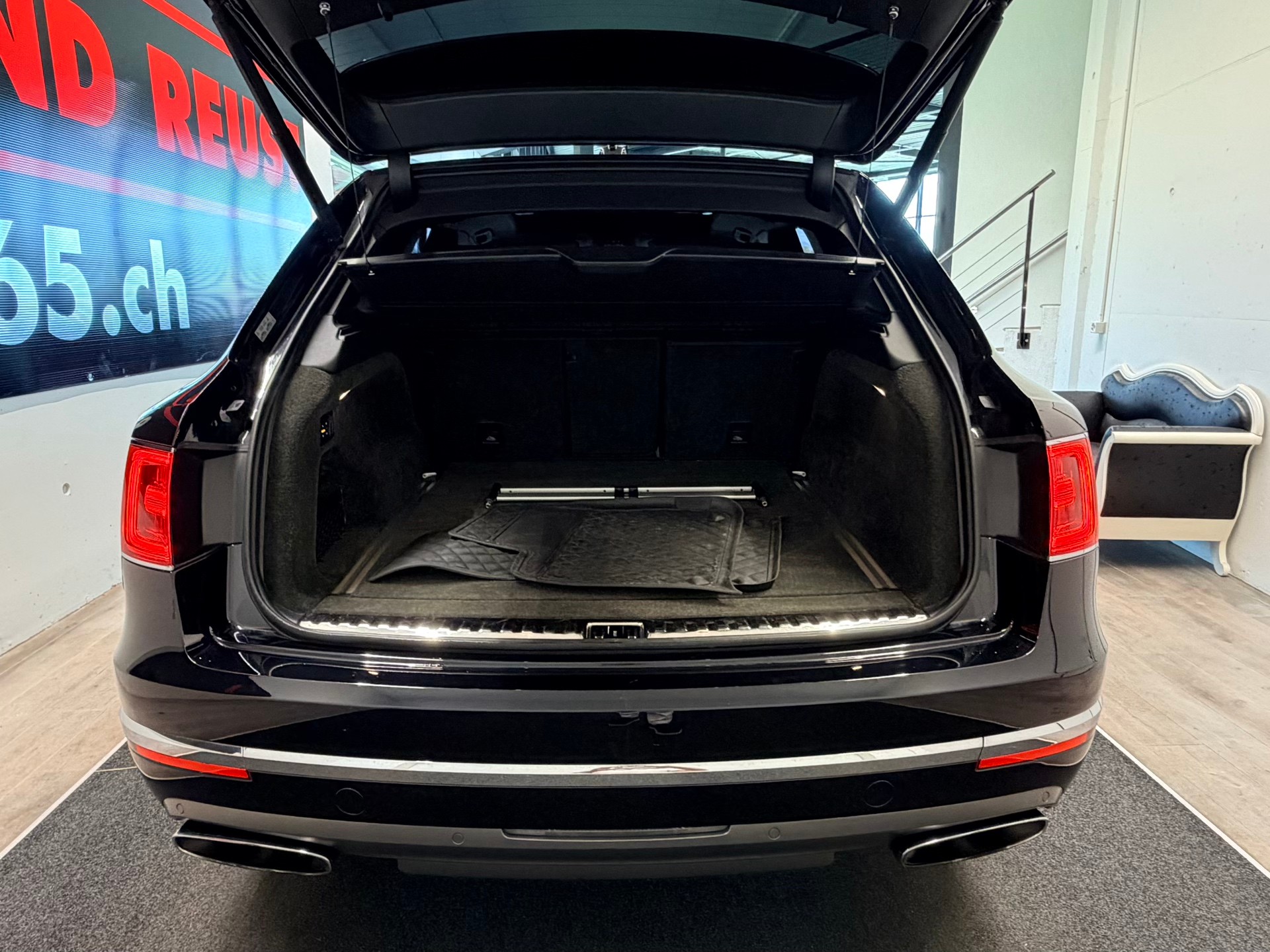 BENTLEY Bentayga W12-image-9