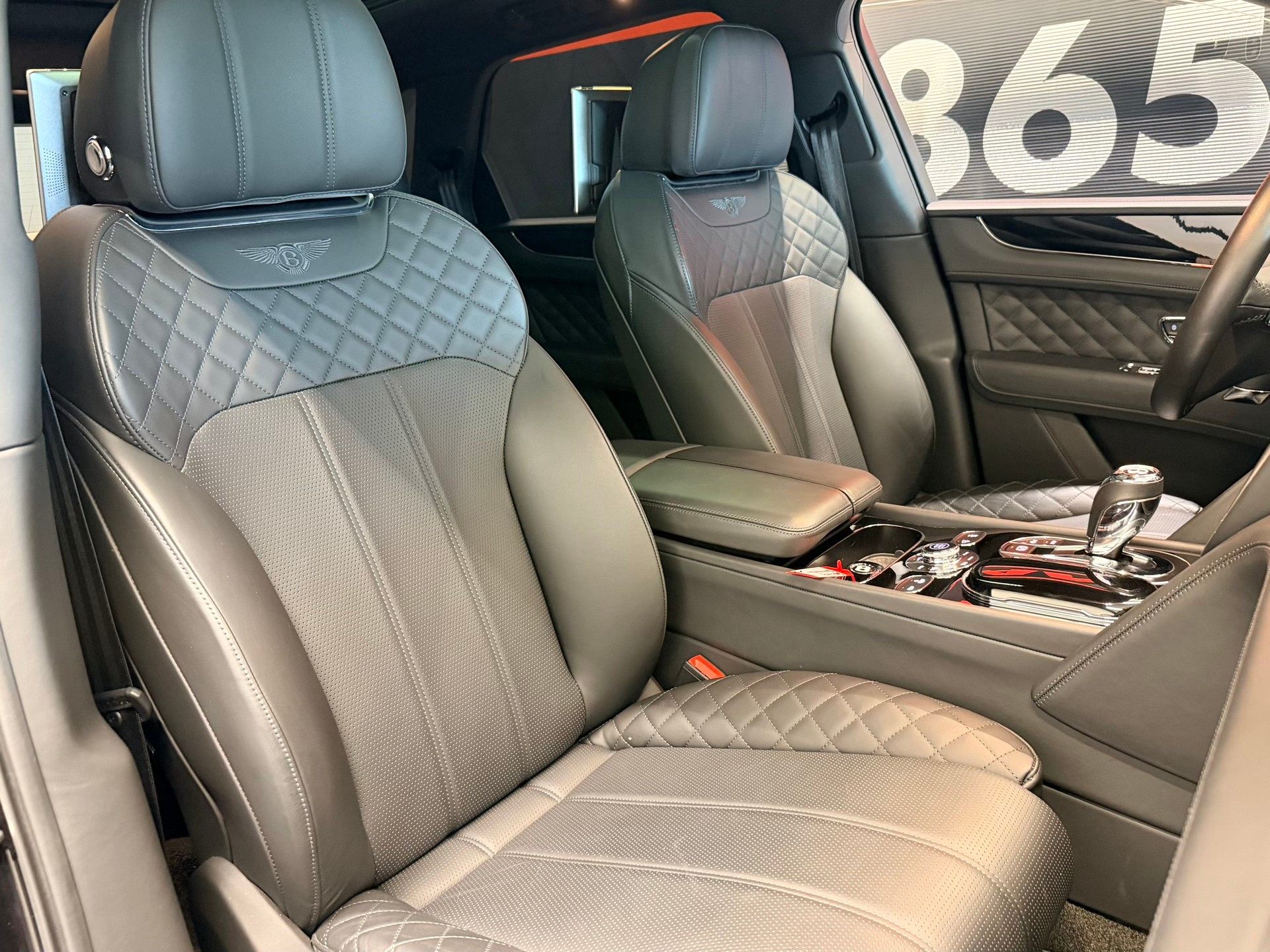 BENTLEY Bentayga W12-image-25