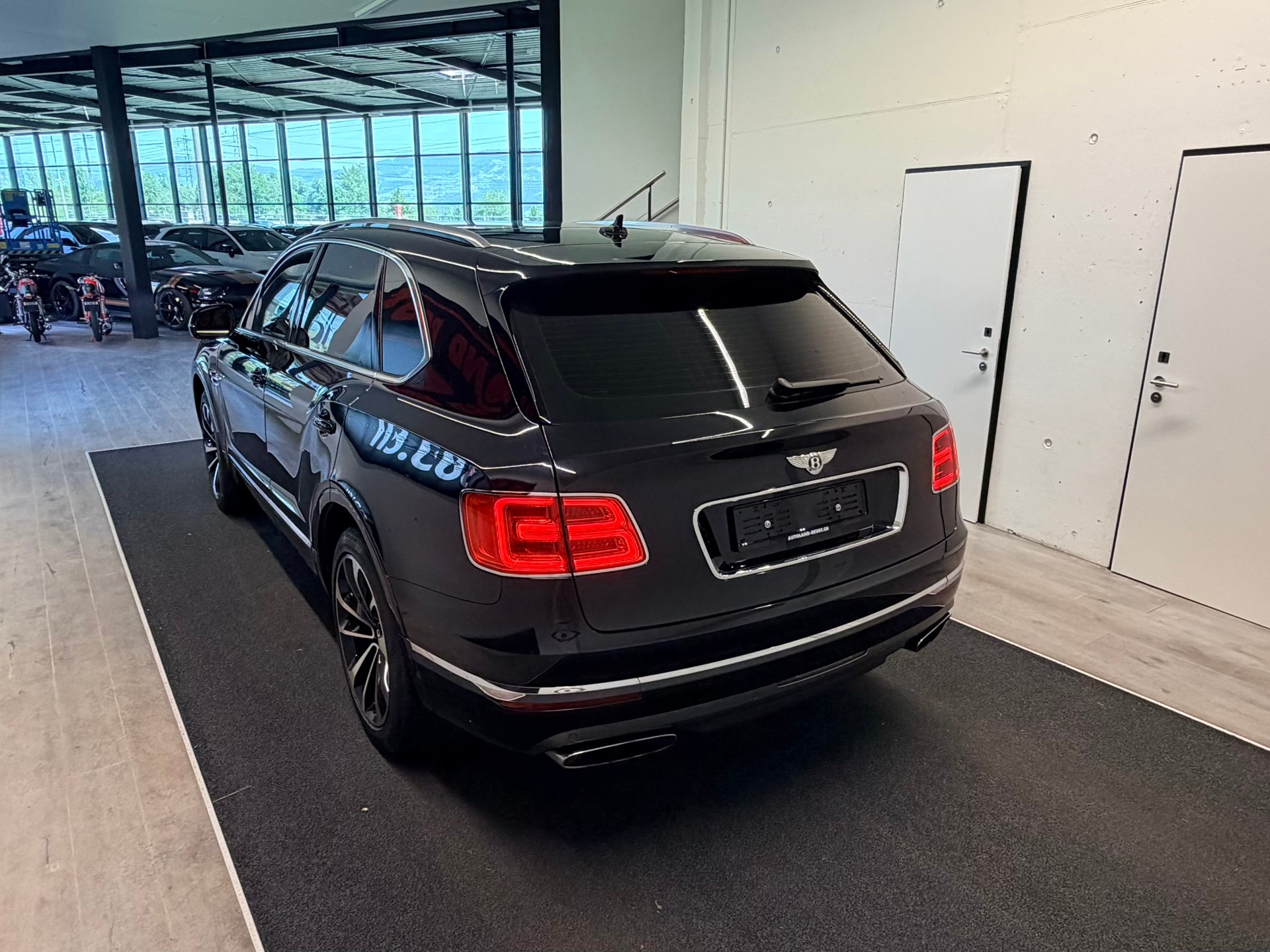 BENTLEY Bentayga W12-image-8