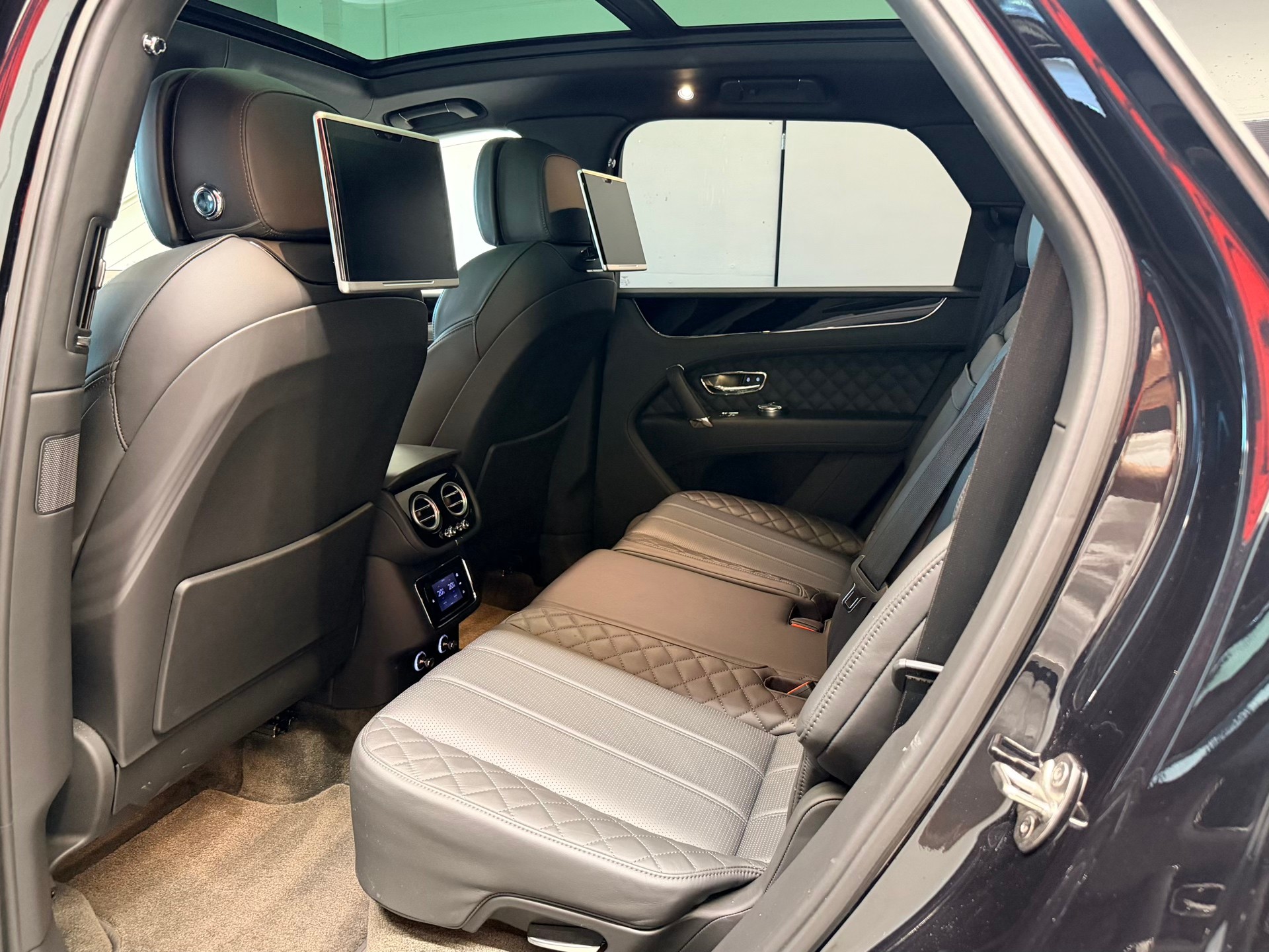 BENTLEY Bentayga W12-image-17