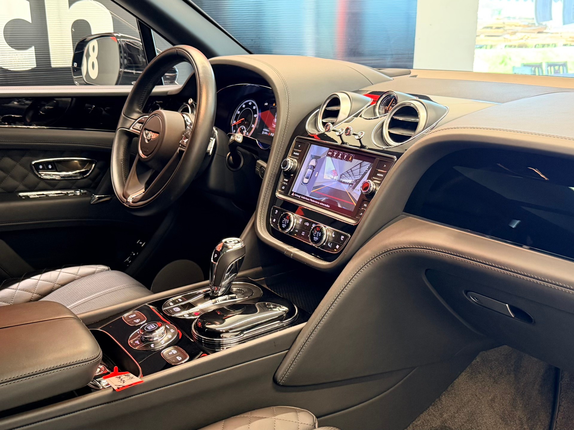 BENTLEY Bentayga W12-image-23