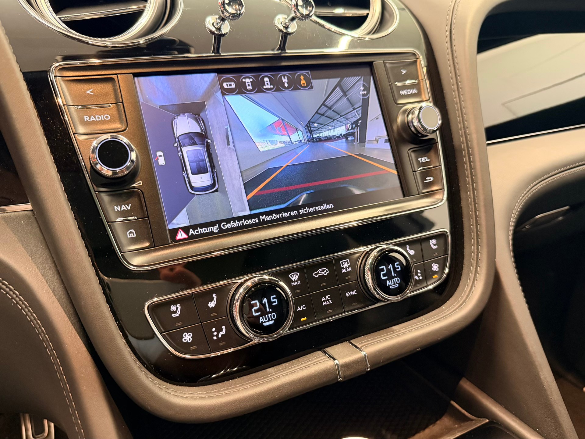 BENTLEY Bentayga W12-image-27
