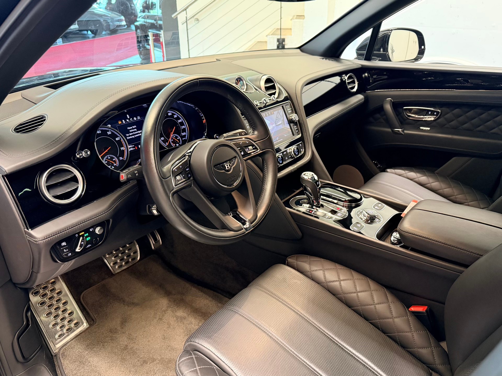 BENTLEY Bentayga W12-image-11