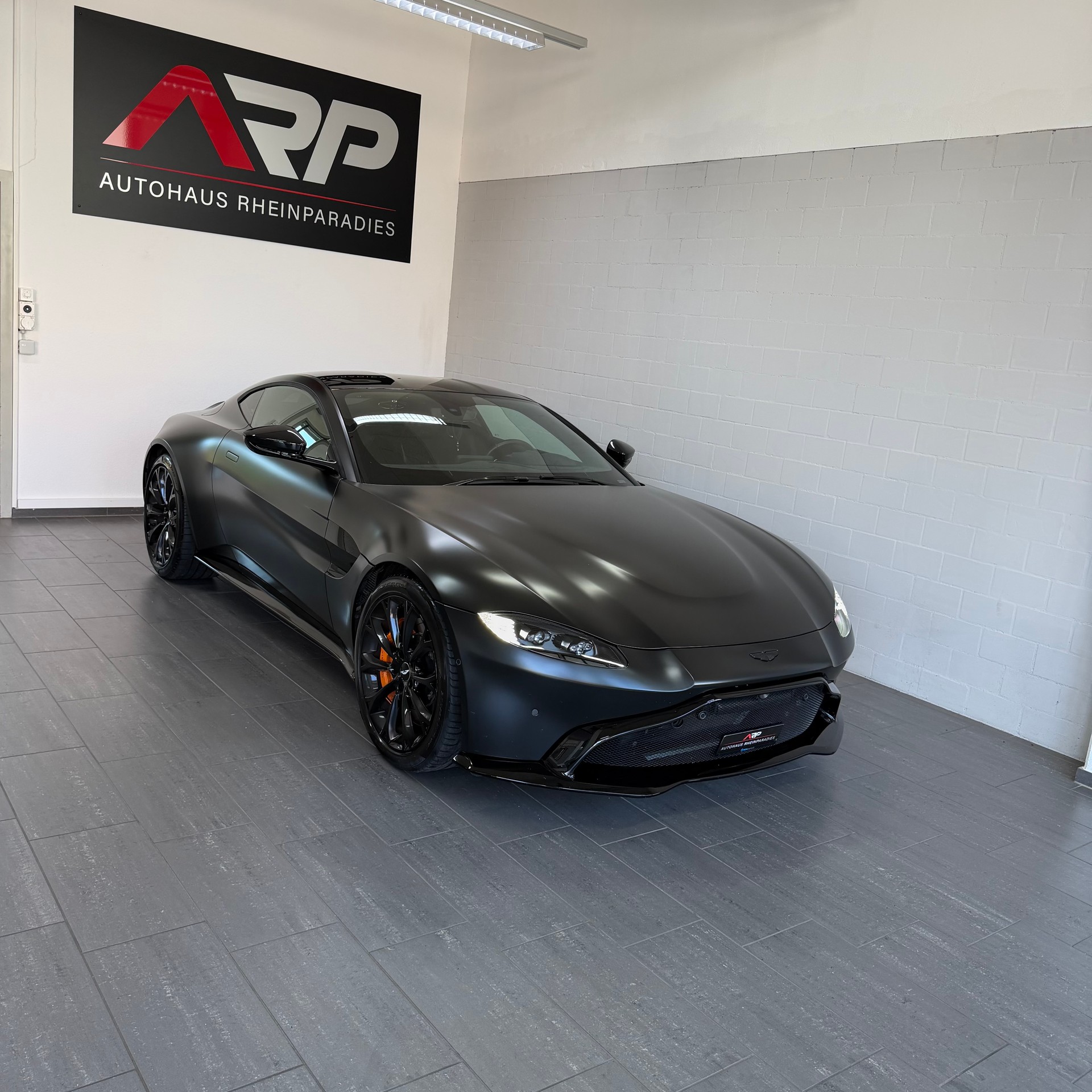 ASTON MARTIN V8 Vantage 4.0 Coupé * CH-Fzg. * NO OPF * Alcantara+ * 360• * Sitzheizung *