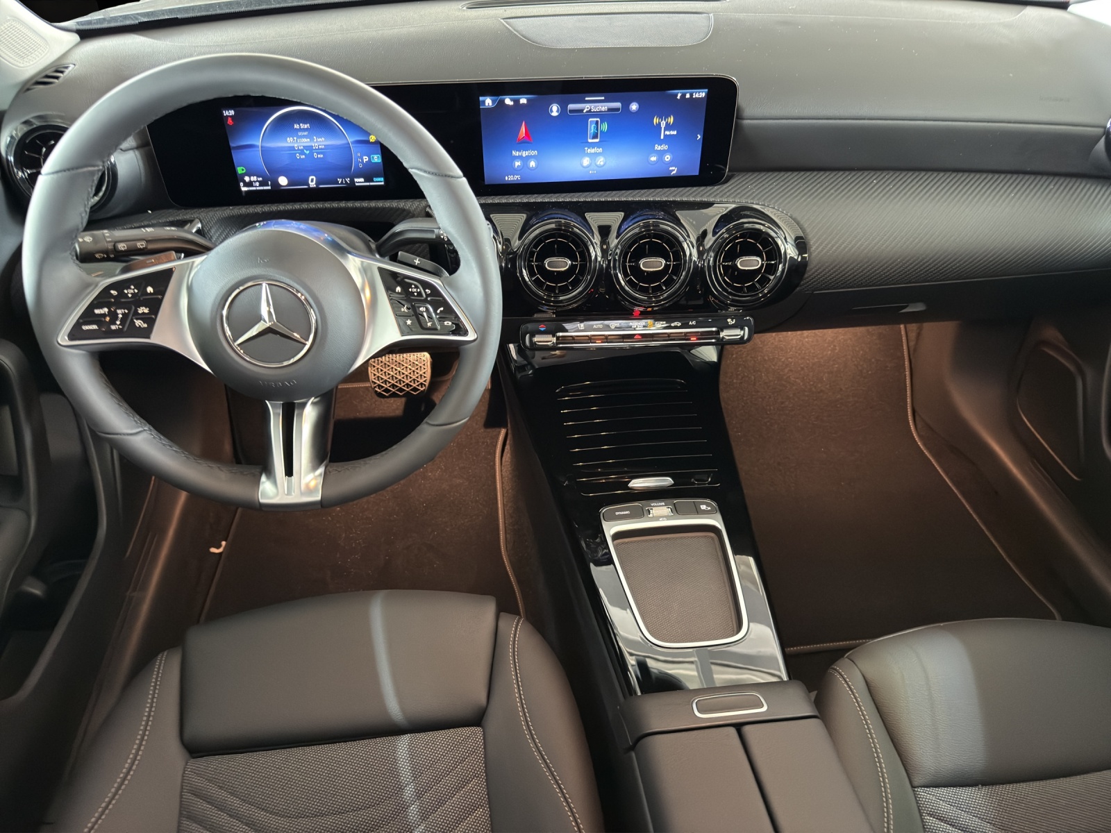 MERCEDES-BENZ A 220 4Matic 8G-DCT-image-8