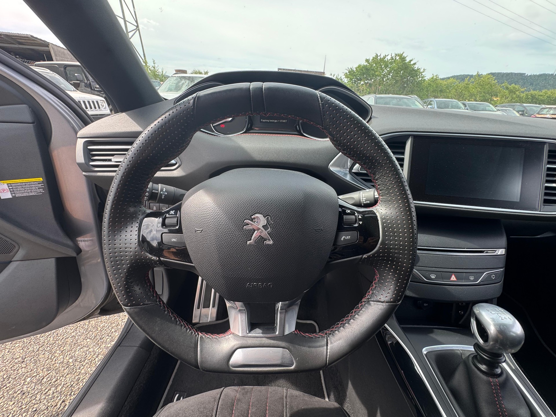 PEUGEOT 308 1.2 THP GT Line-image-6