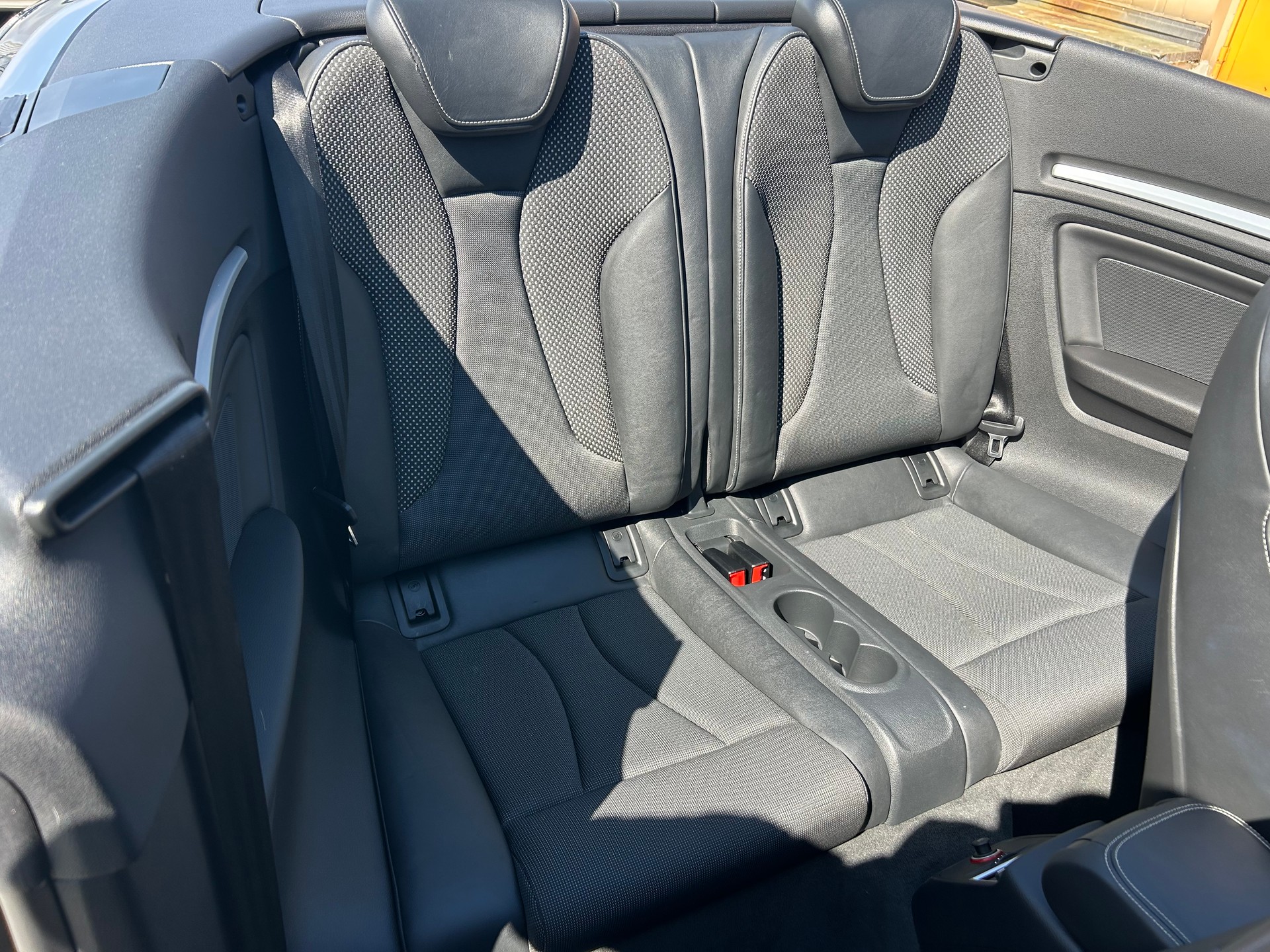 AUDI A3 Cabriolet 1.4 TFSI Ambition-image-8