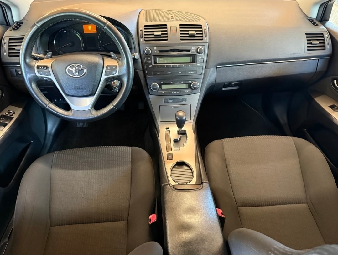 TOYOTA Avensis SW 2.0 Linea Luna Multidrive-image-8