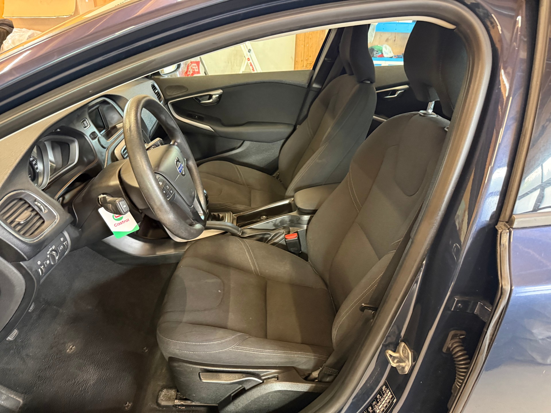 VOLVO V40 D2-showroom-element-3
