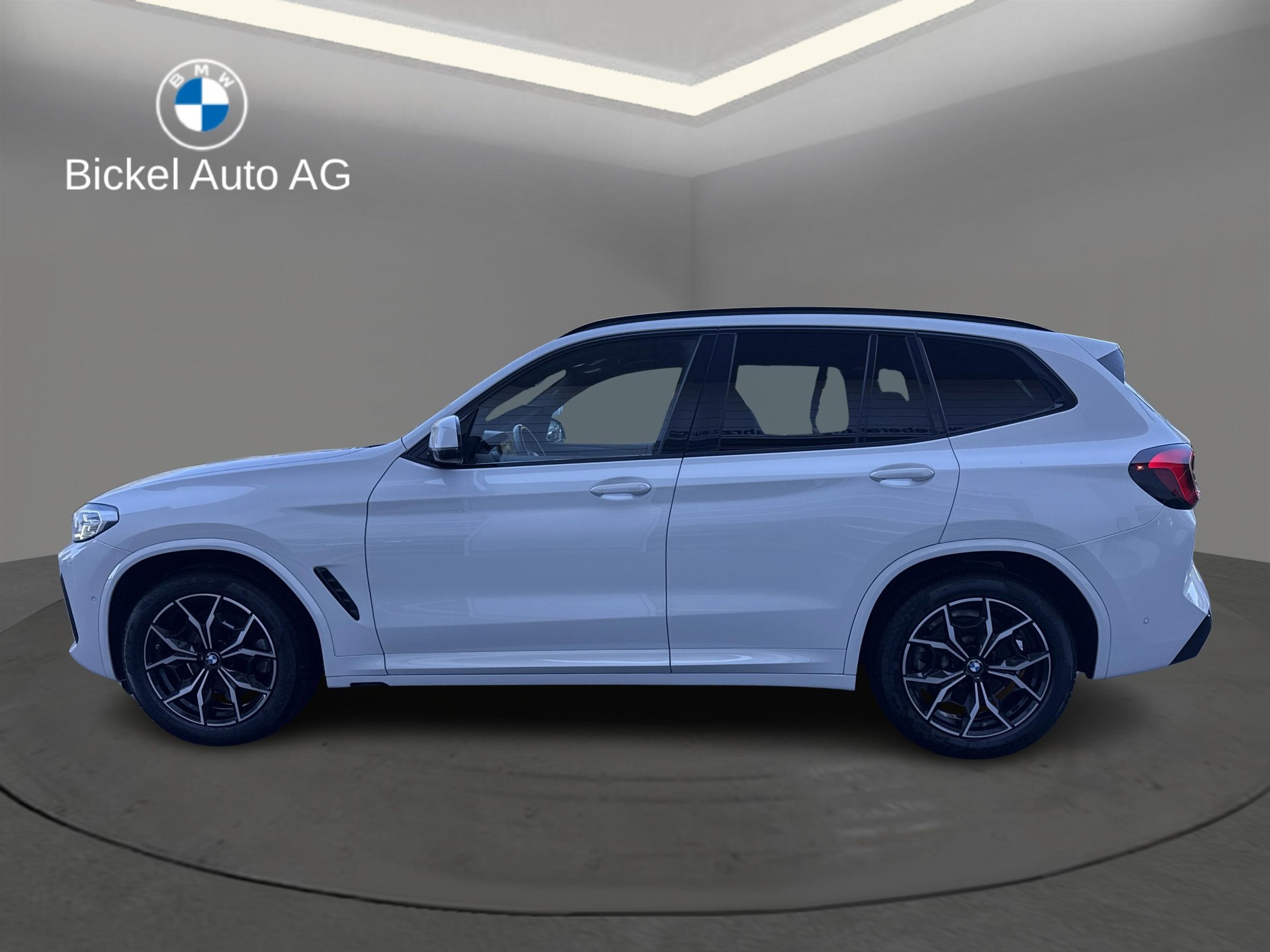 BMW X3 xDrive 20d M Sport-showroom-element-3