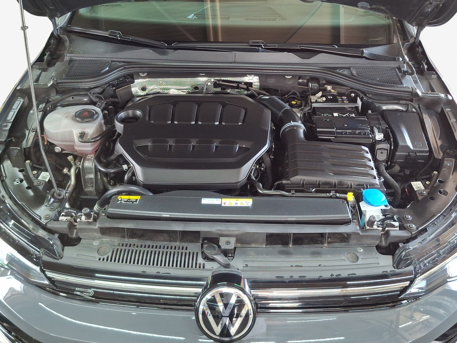 VW Golf 2.0 TSI R-Line DSG 4 Motion-image-15