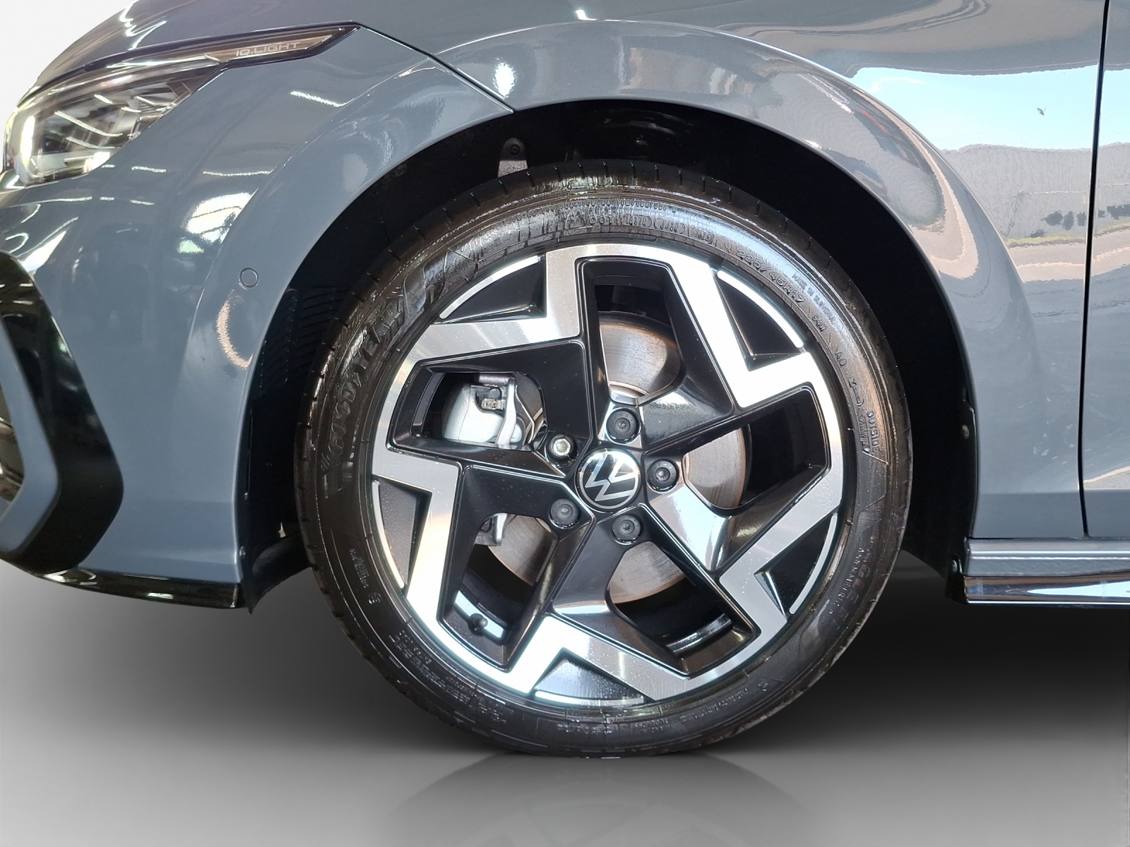 VW Golf 2.0 TSI R-Line DSG 4 Motion-image-14