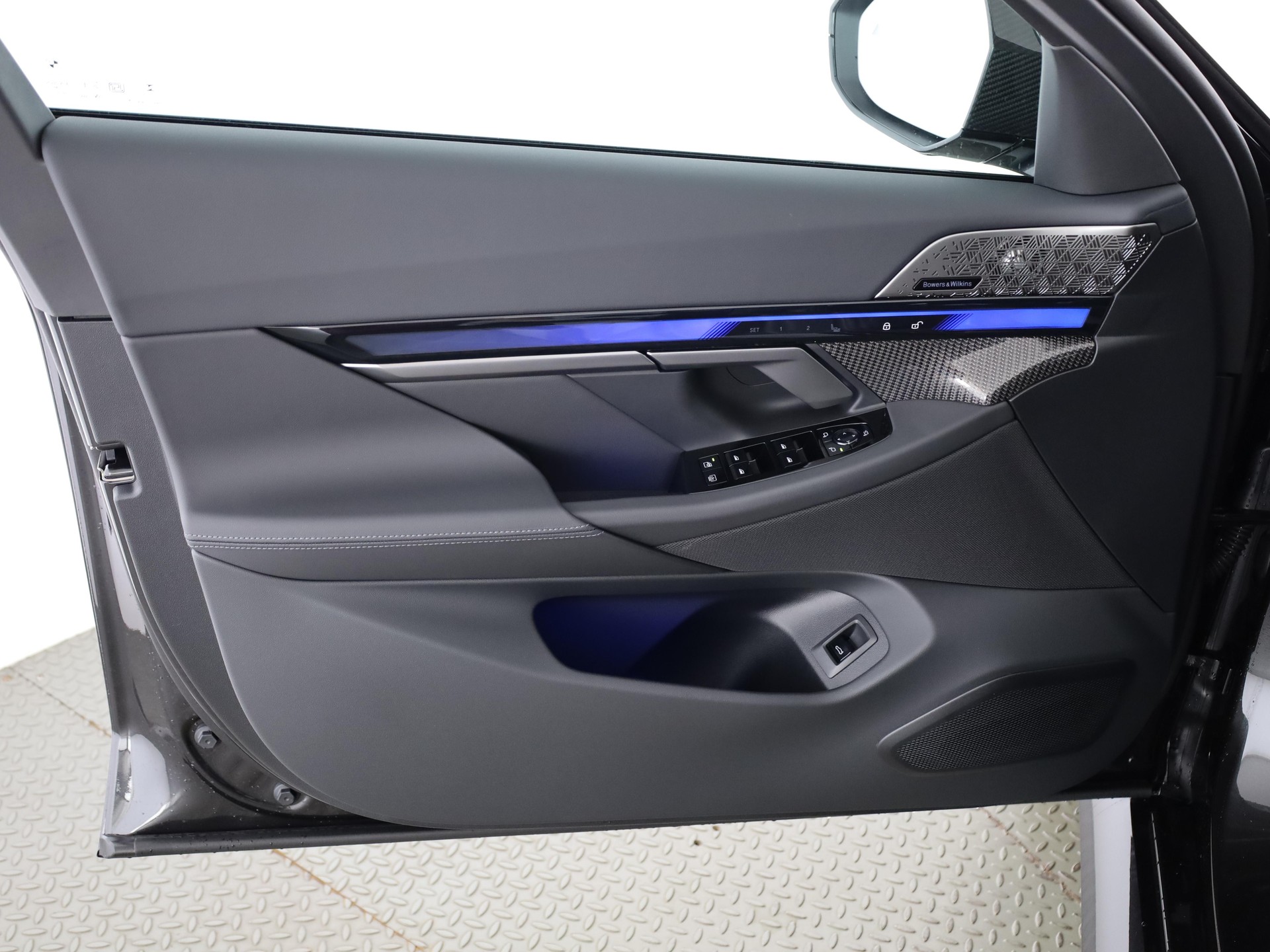 BMW M5 xDrive Limousine-image-10